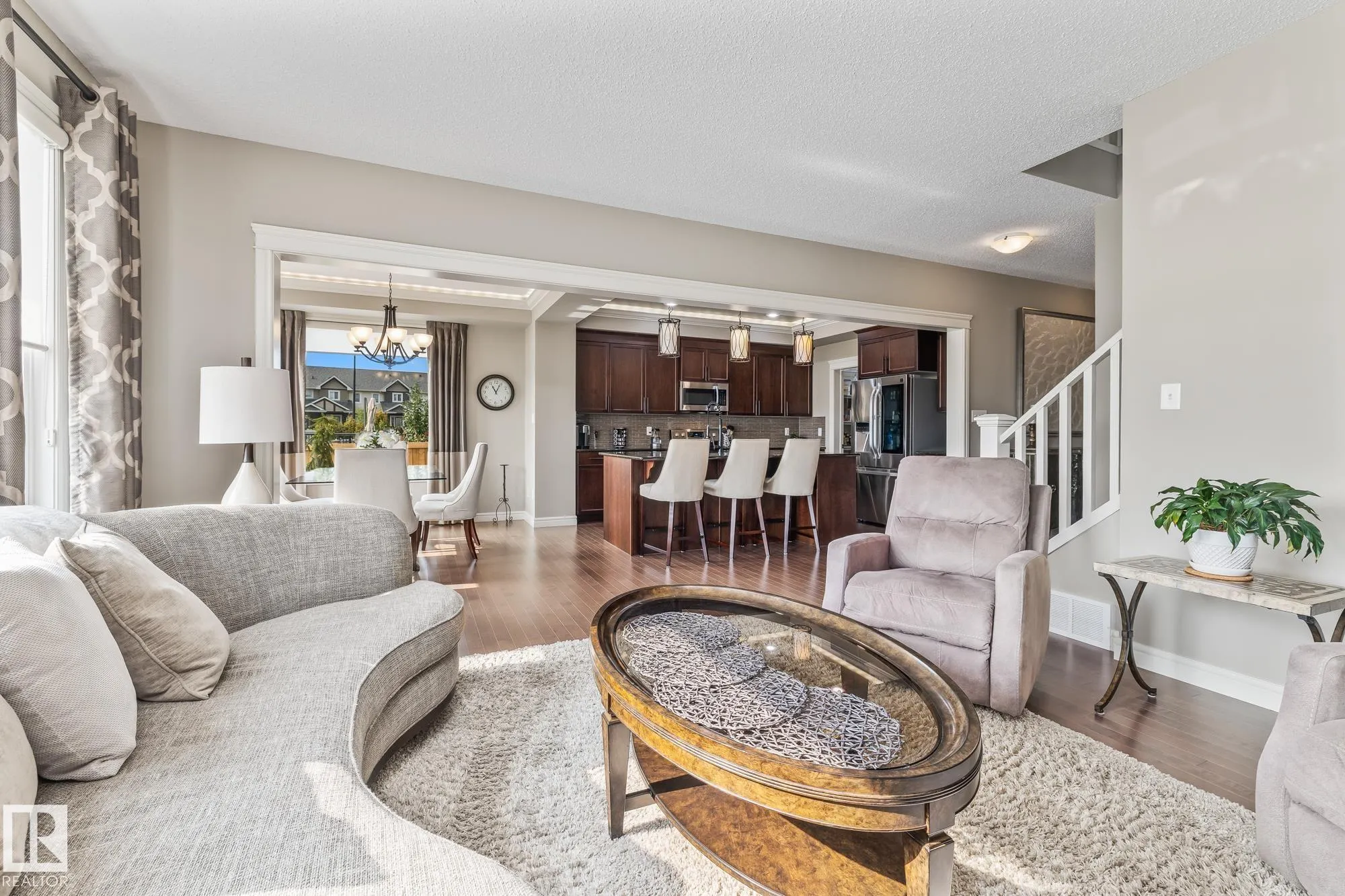 10 MEADOWLAND Gardens