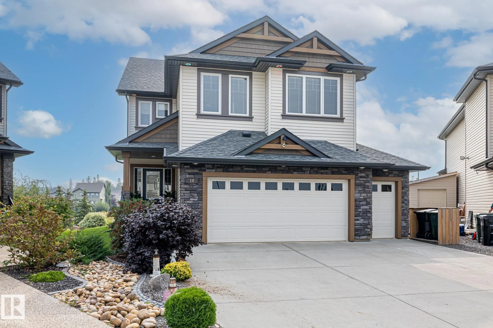 10 MEADOWLAND Gardens