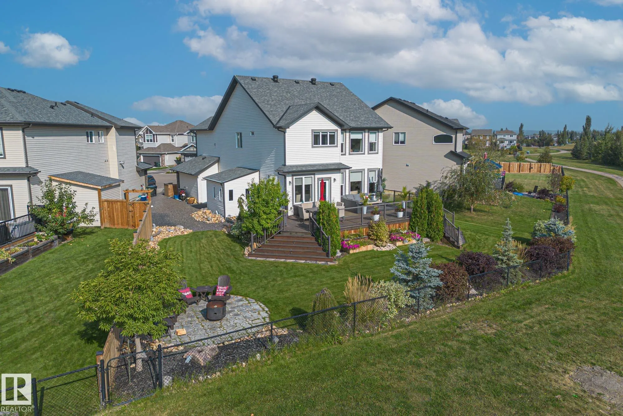 10 MEADOWLAND Gardens