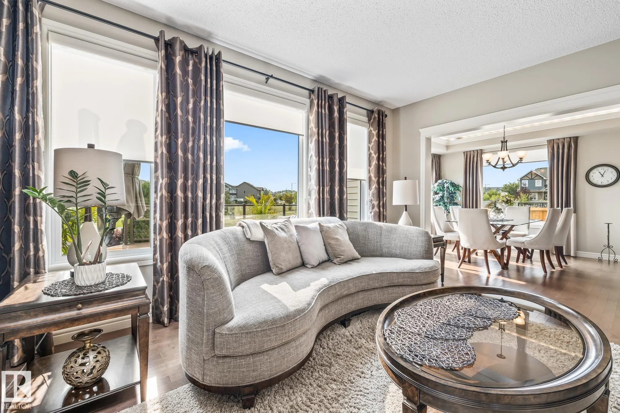 10 MEADOWLAND Gardens