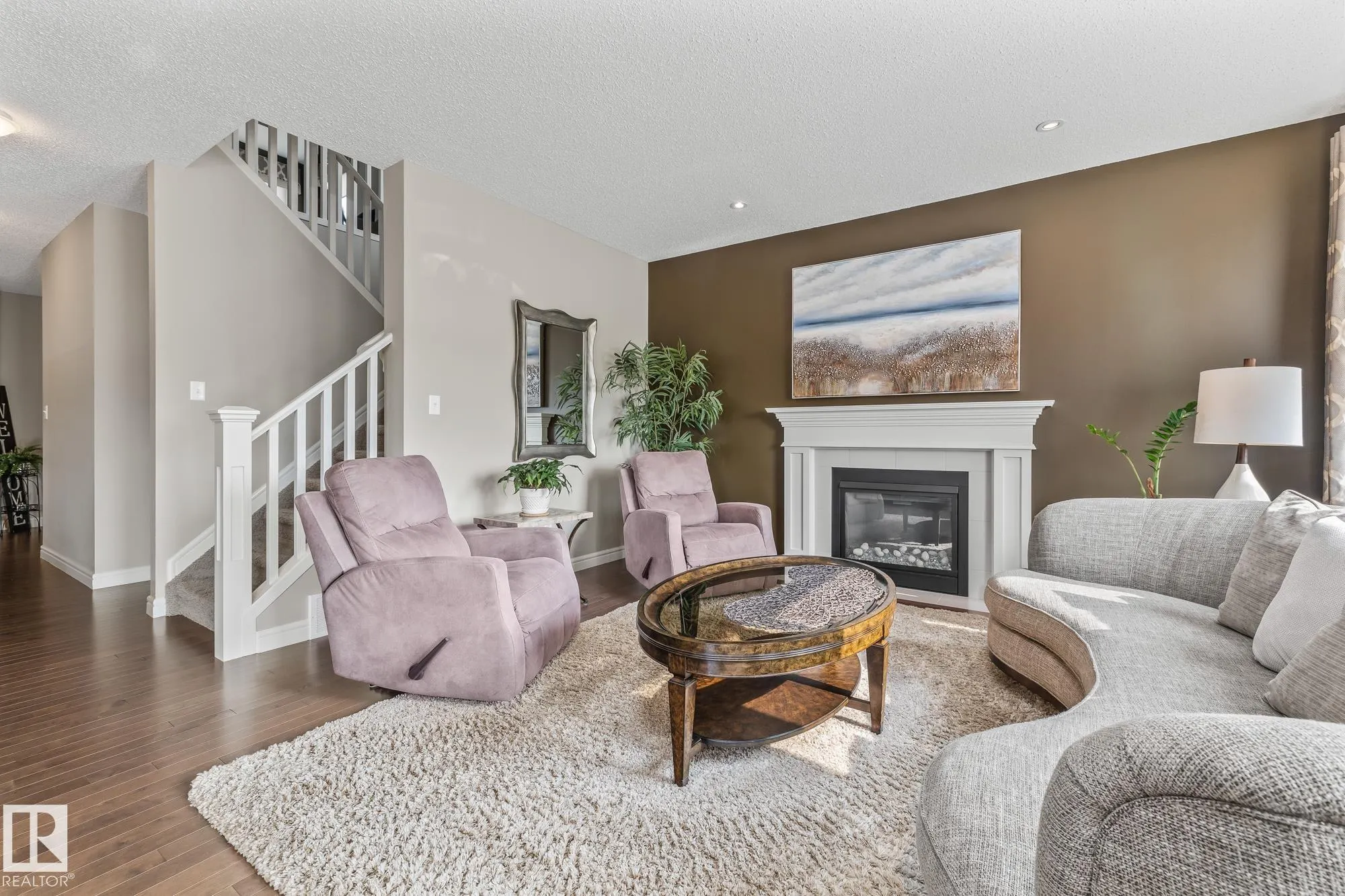 10 MEADOWLAND Gardens