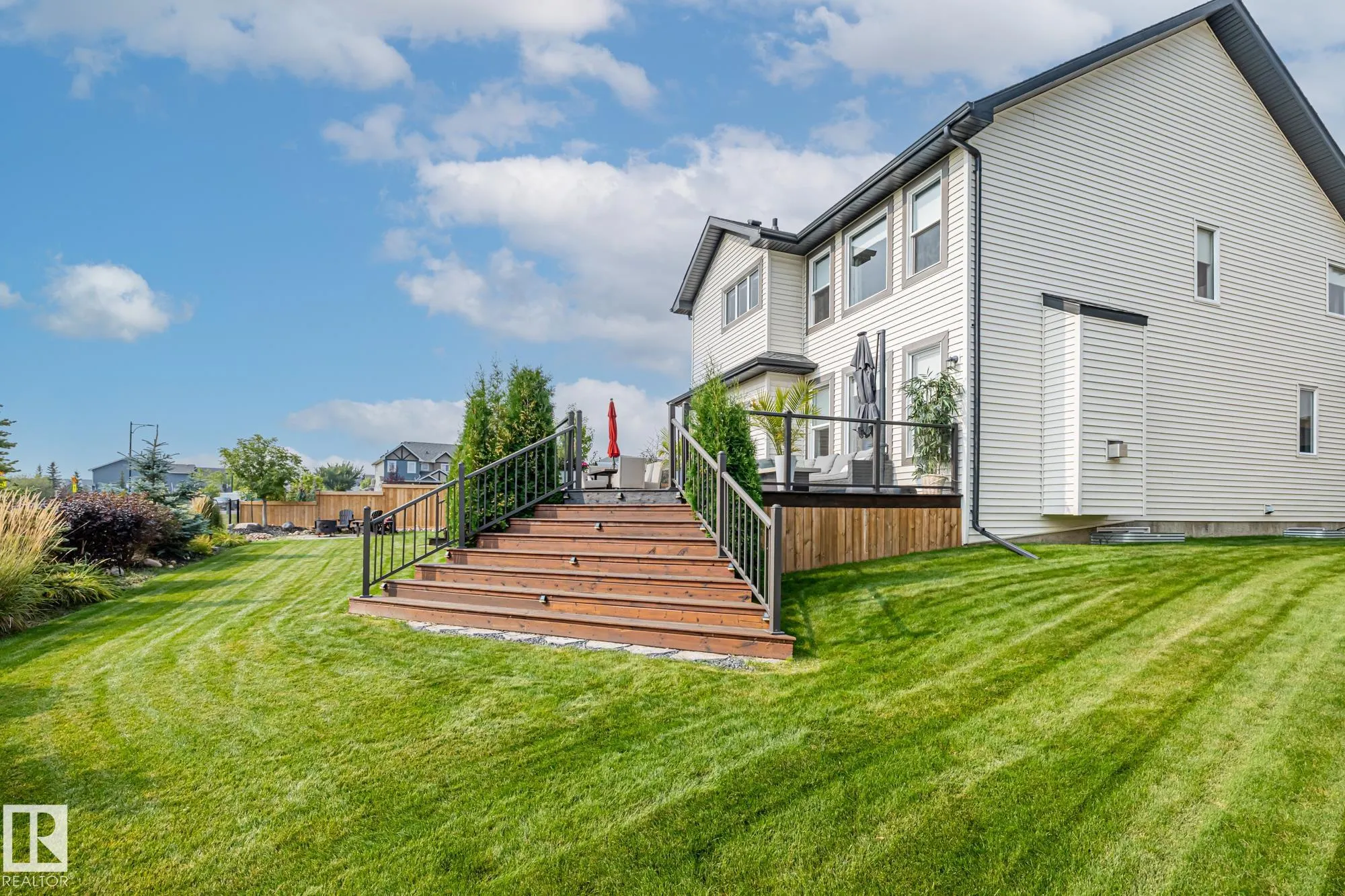 10 MEADOWLAND Gardens