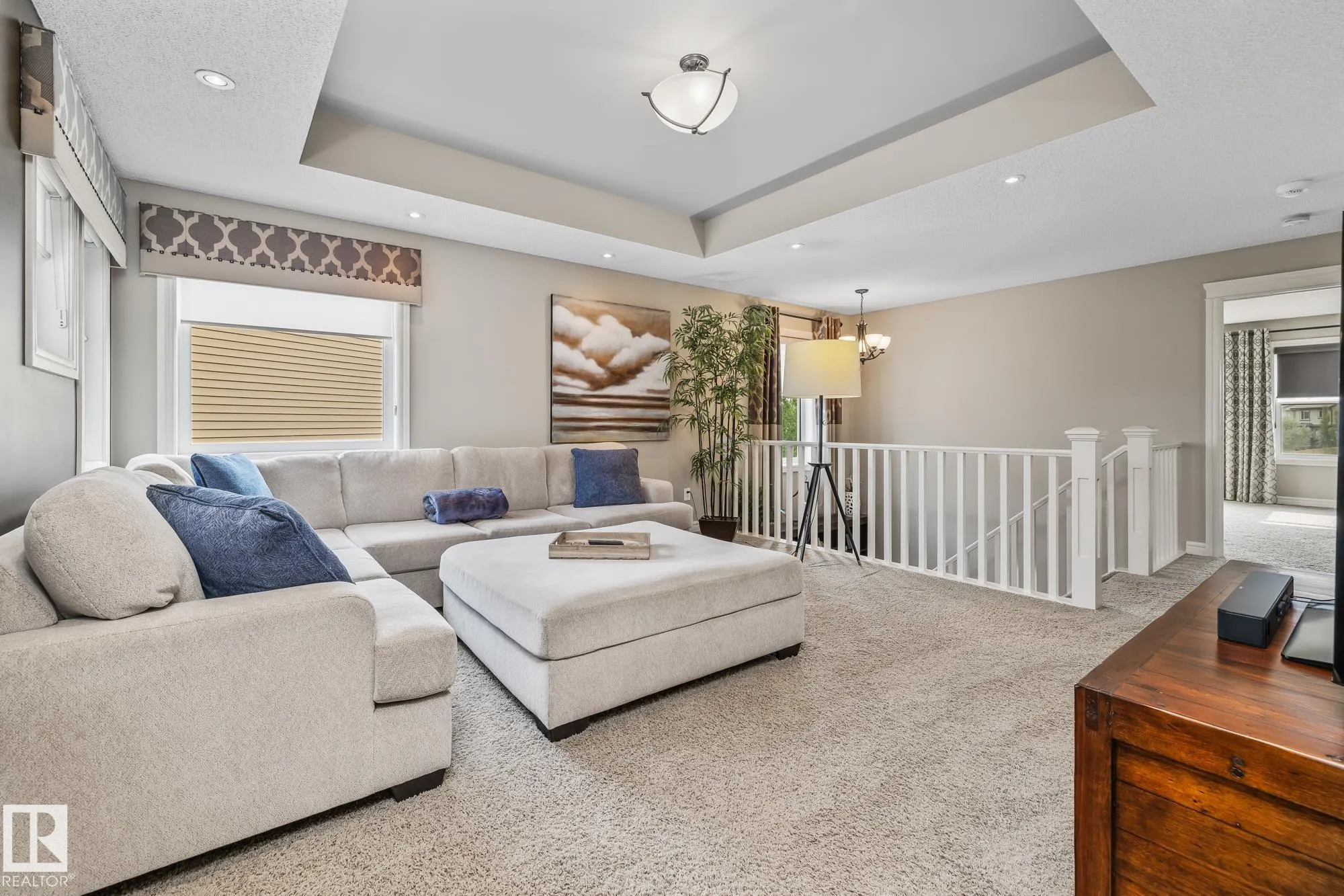 10 MEADOWLAND Gardens