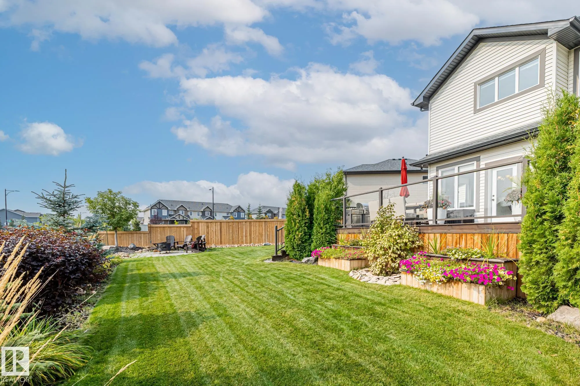 10 MEADOWLAND Gardens