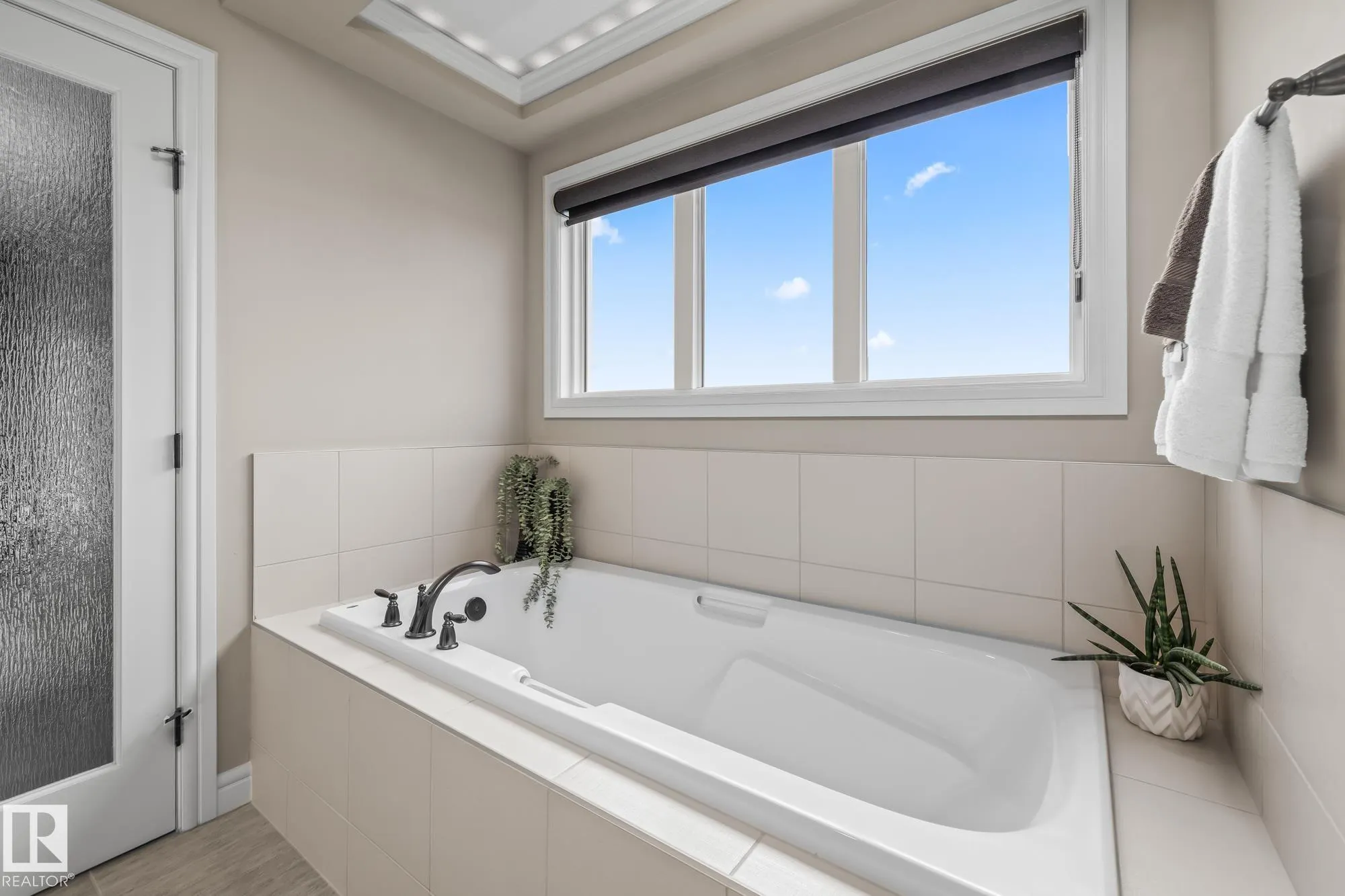 10 MEADOWLAND Gardens