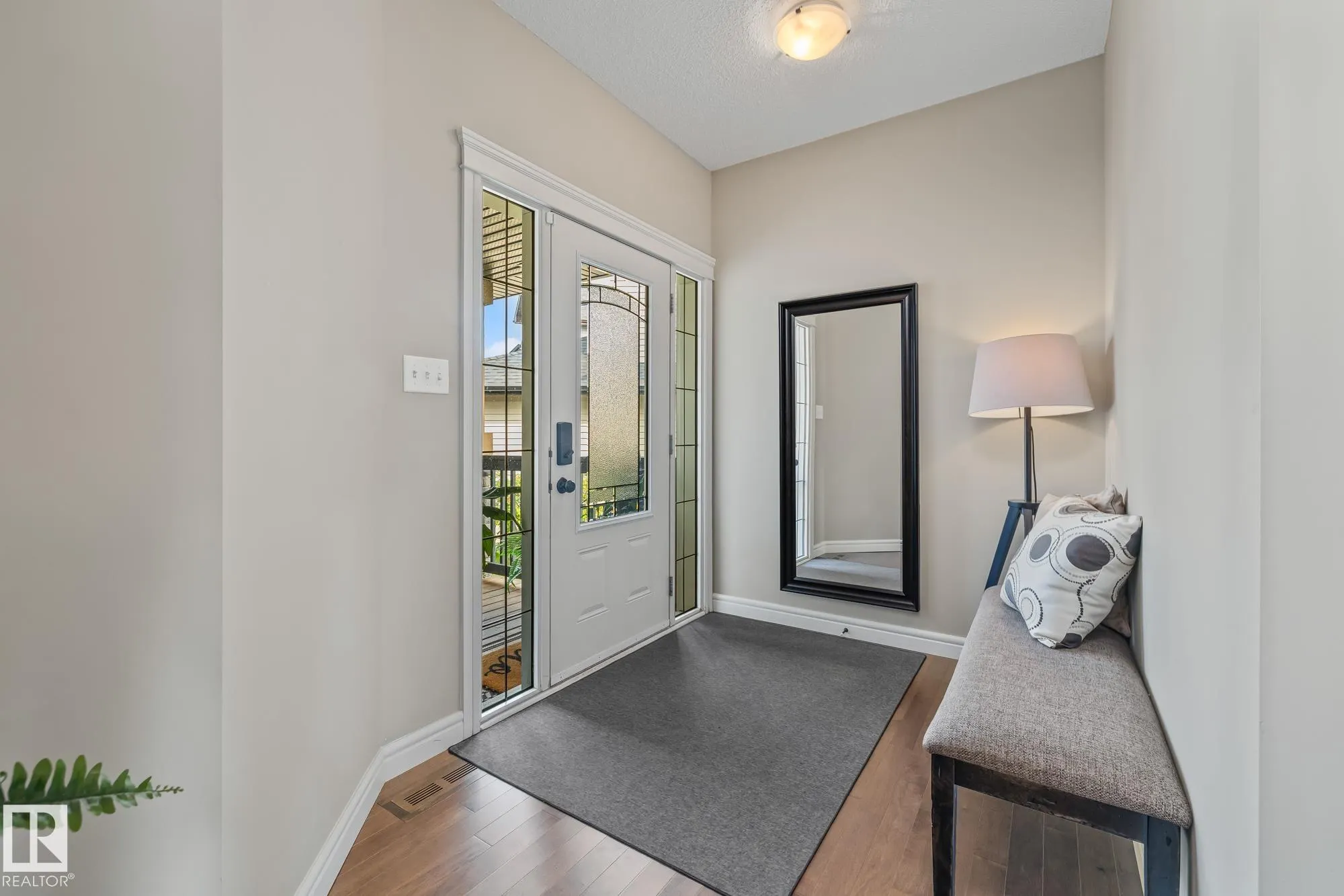 10 MEADOWLAND Gardens