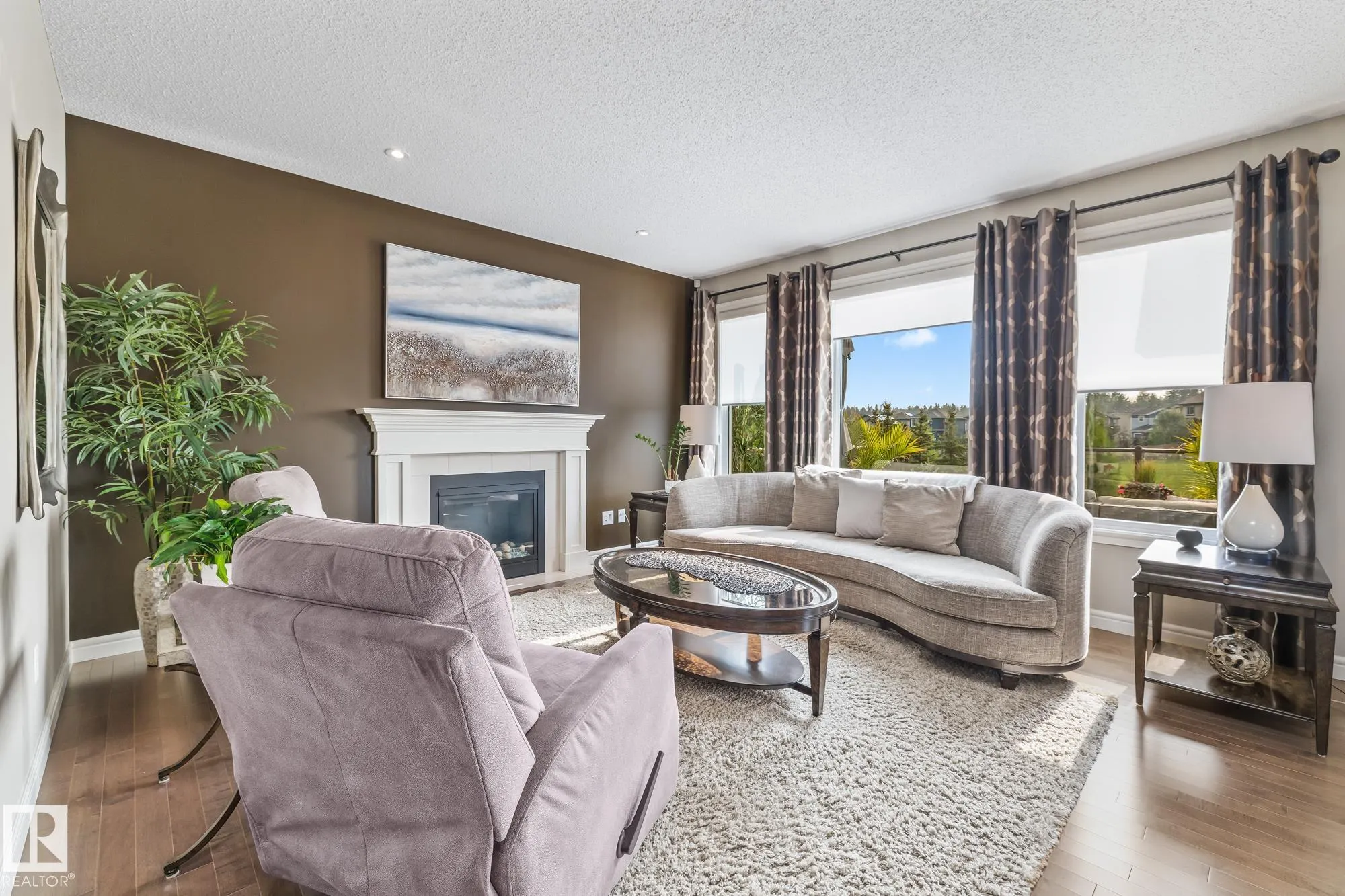 10 MEADOWLAND Gardens