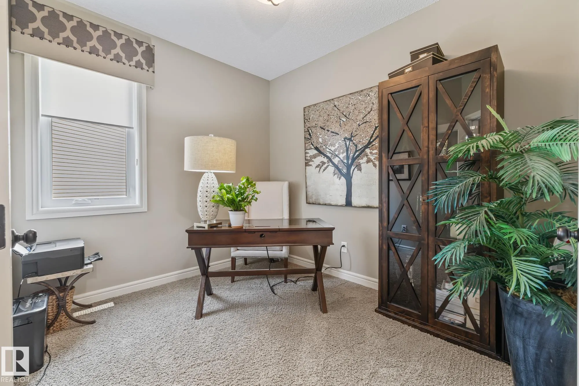 10 MEADOWLAND Gardens