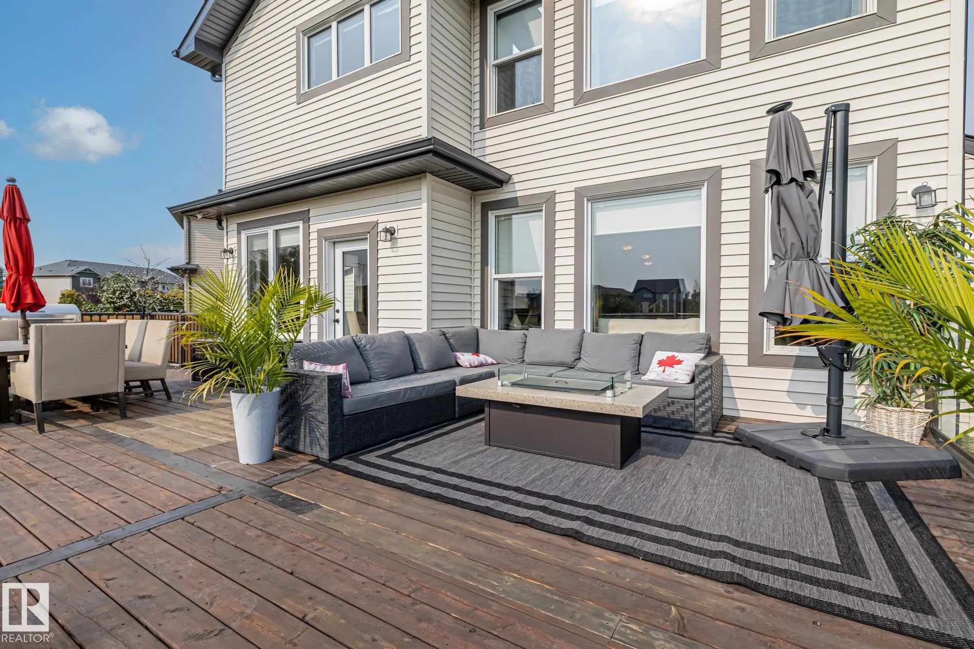 10 MEADOWLAND Gardens