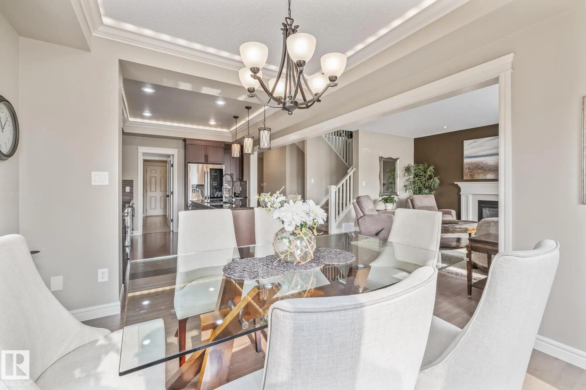 10 MEADOWLAND Gardens