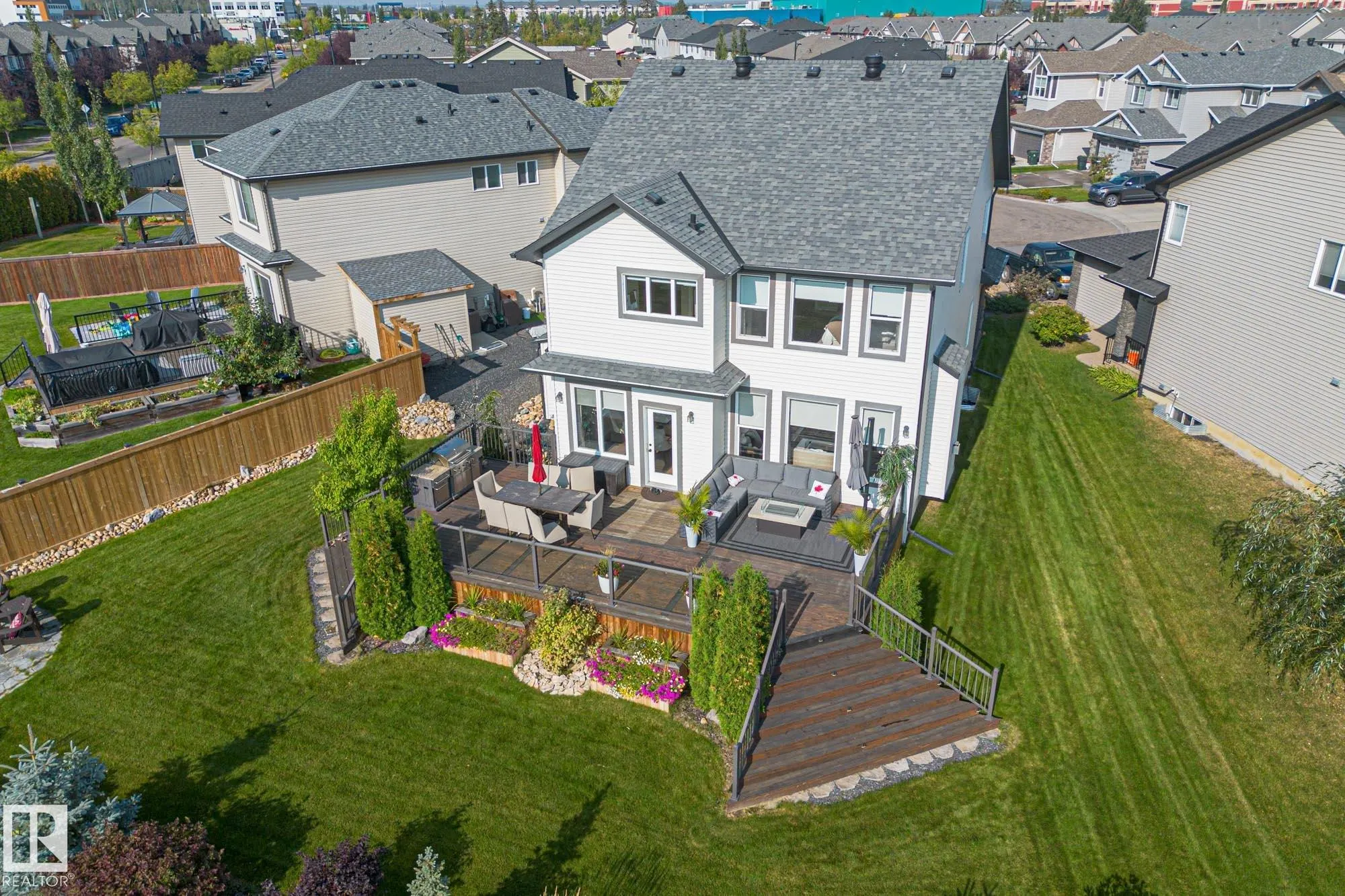10 MEADOWLAND Gardens