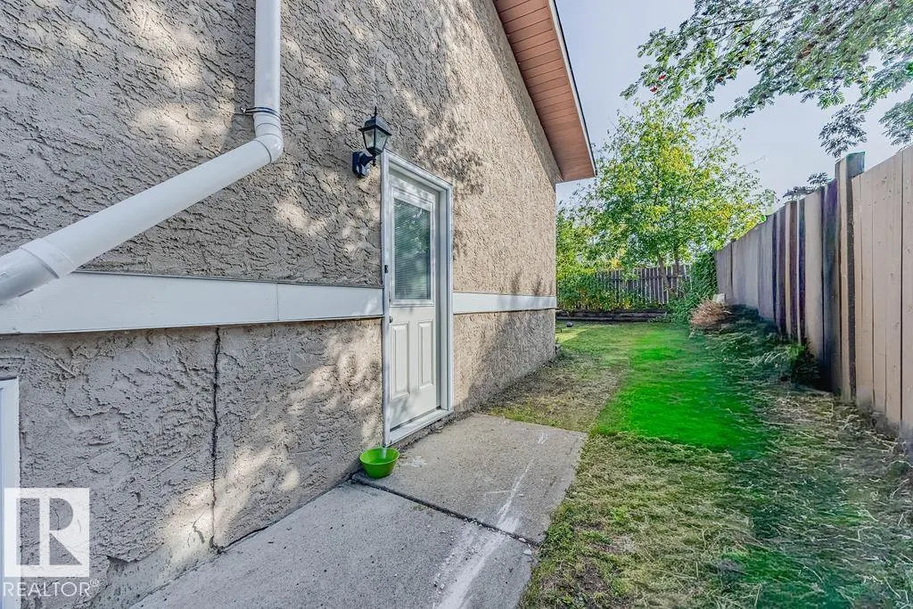 44 WELLINGTON Crescent