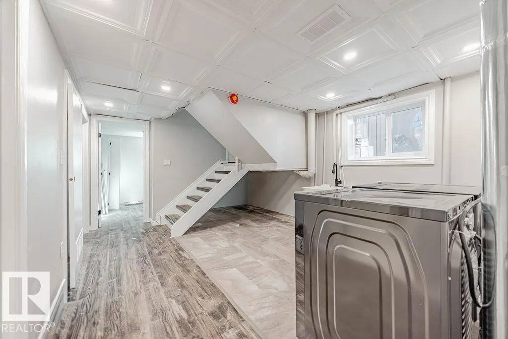 44 WELLINGTON Crescent