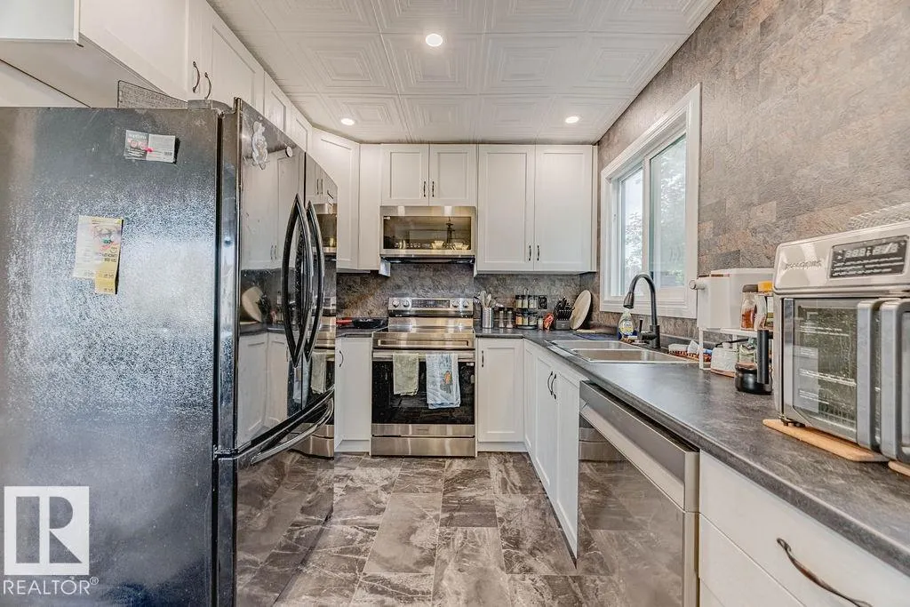 44 WELLINGTON Crescent