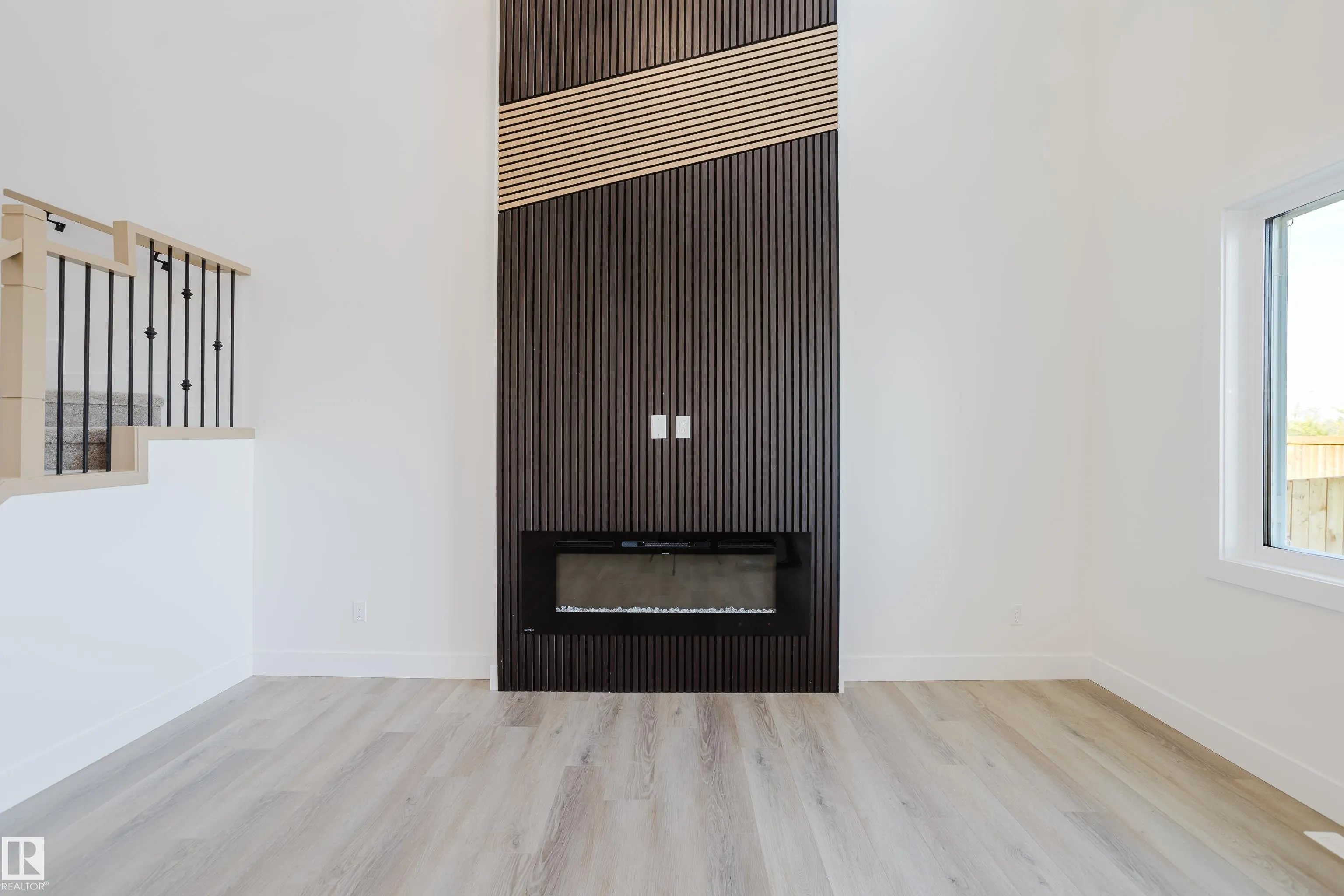 325 Bluff Cove