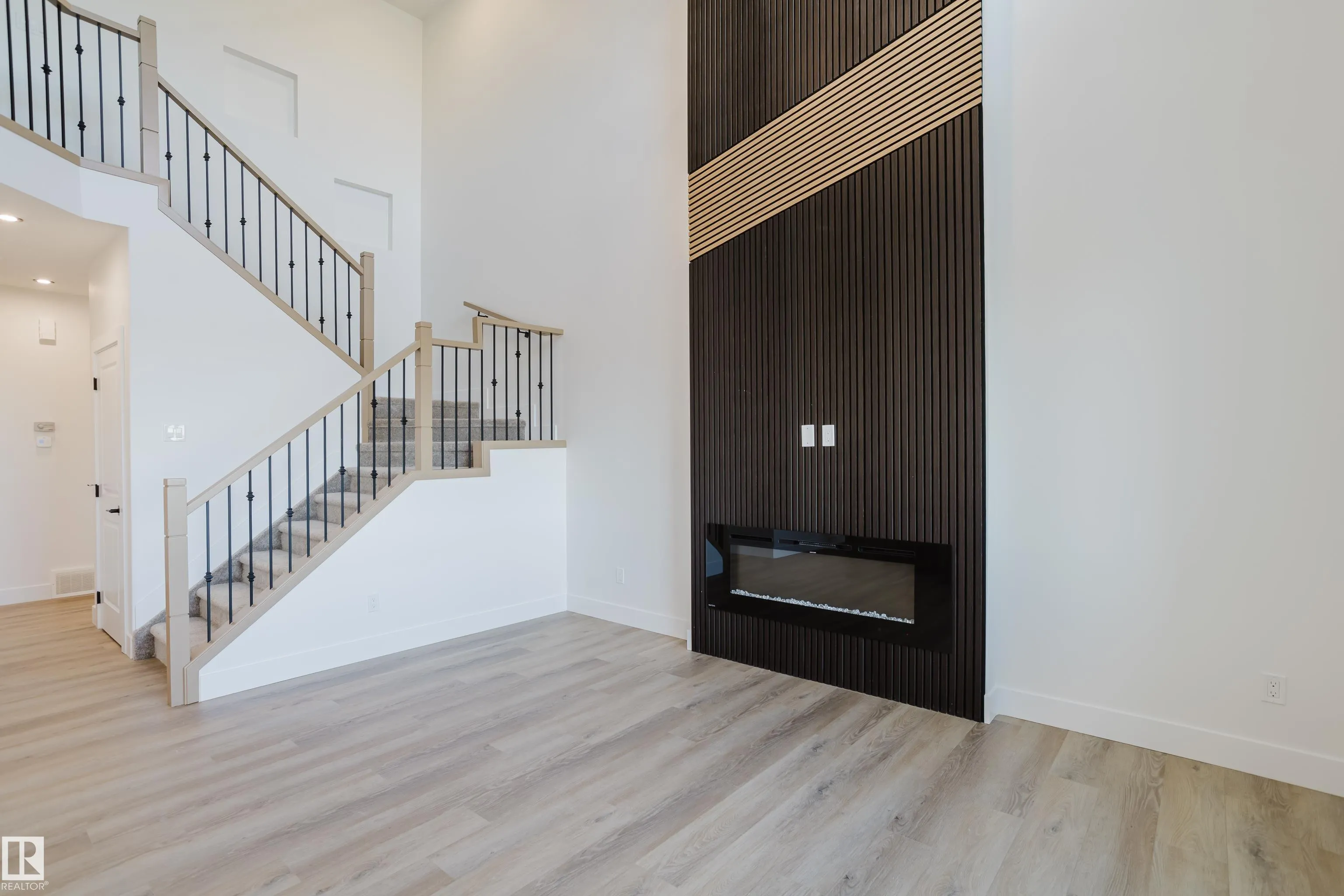 325 Bluff Cove