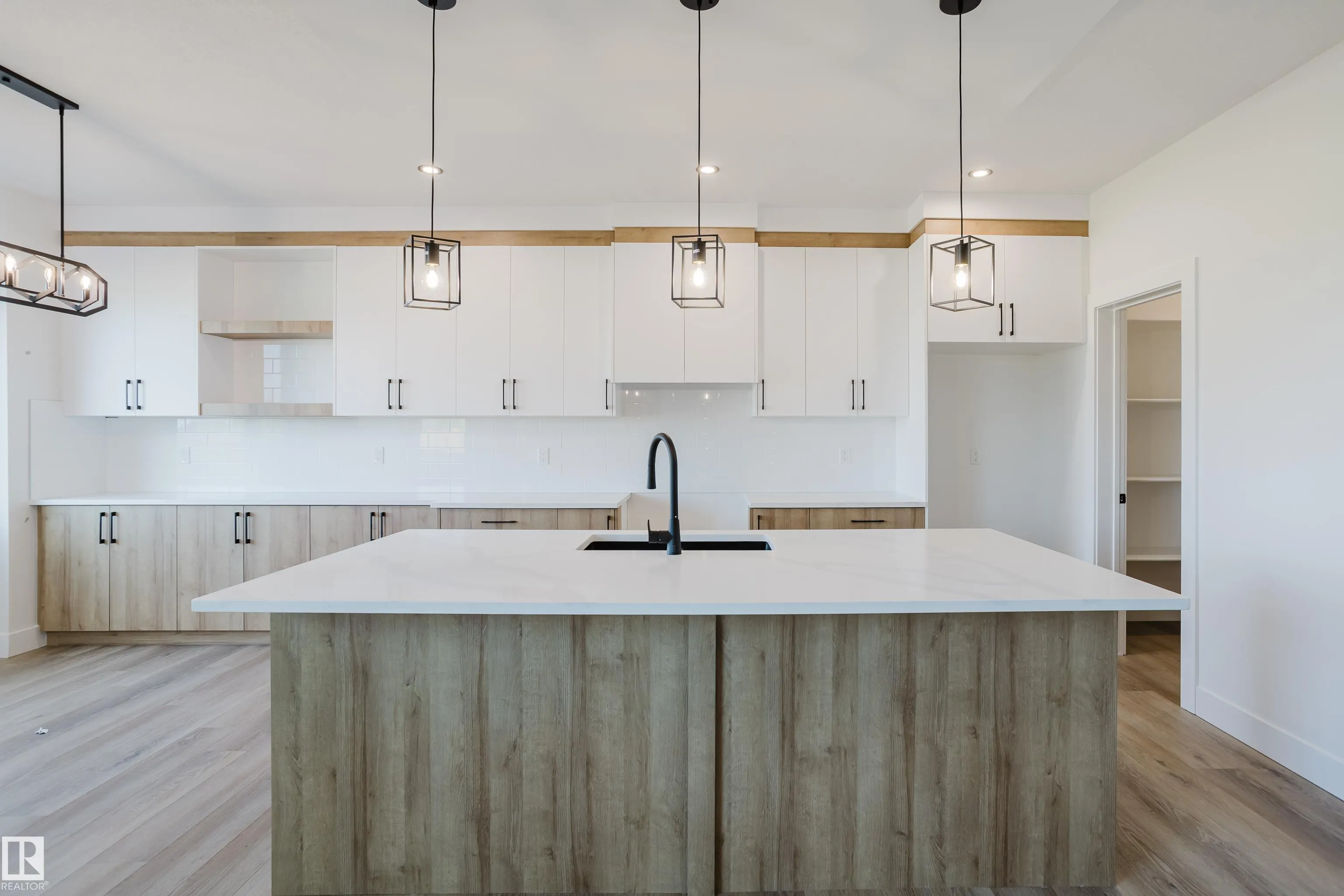 325 Bluff Cove