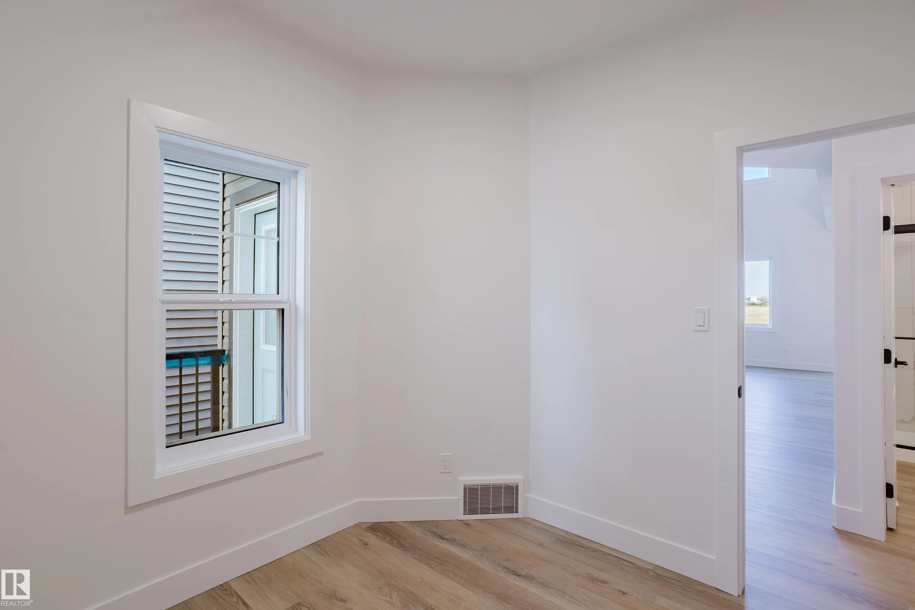 325 Bluff Cove