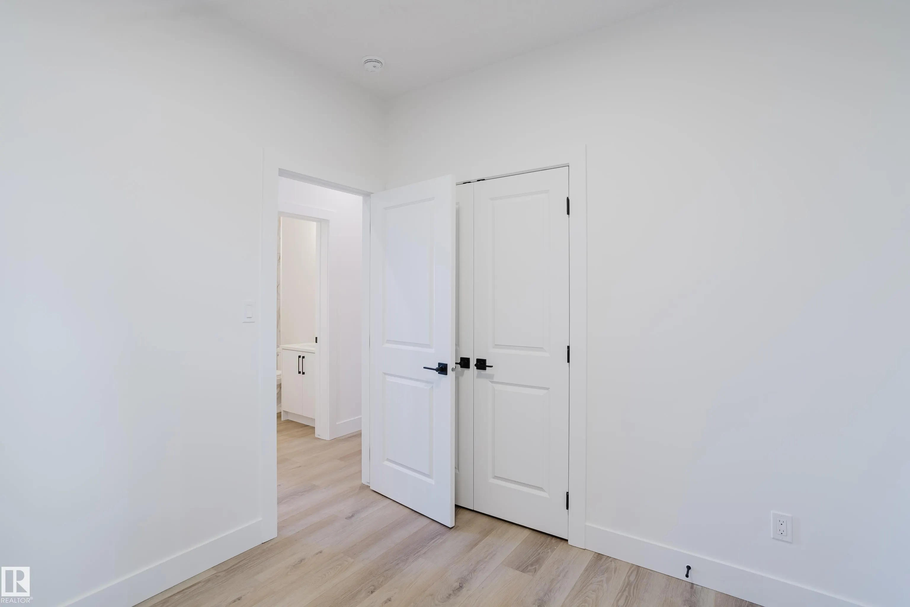 325 Bluff Cove