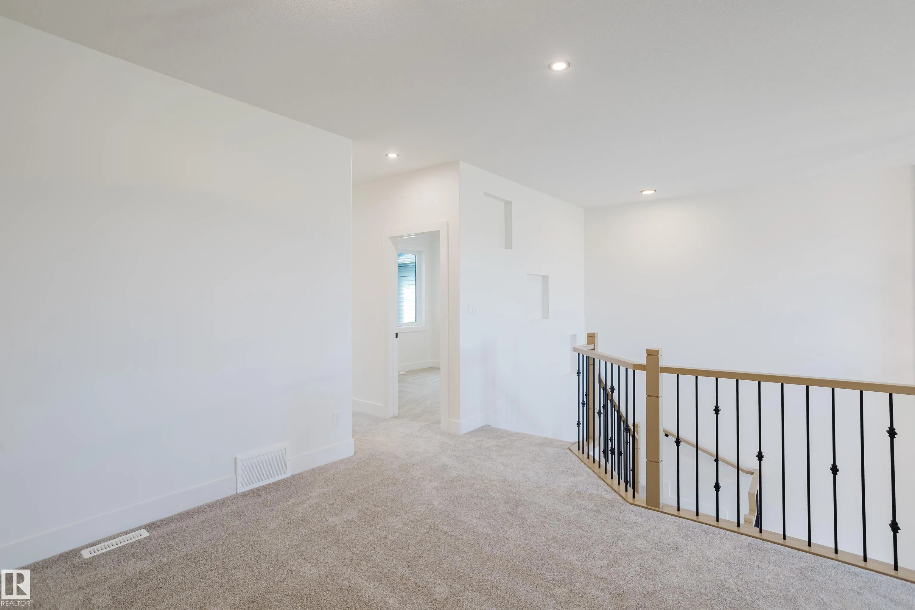 325 Bluff Cove