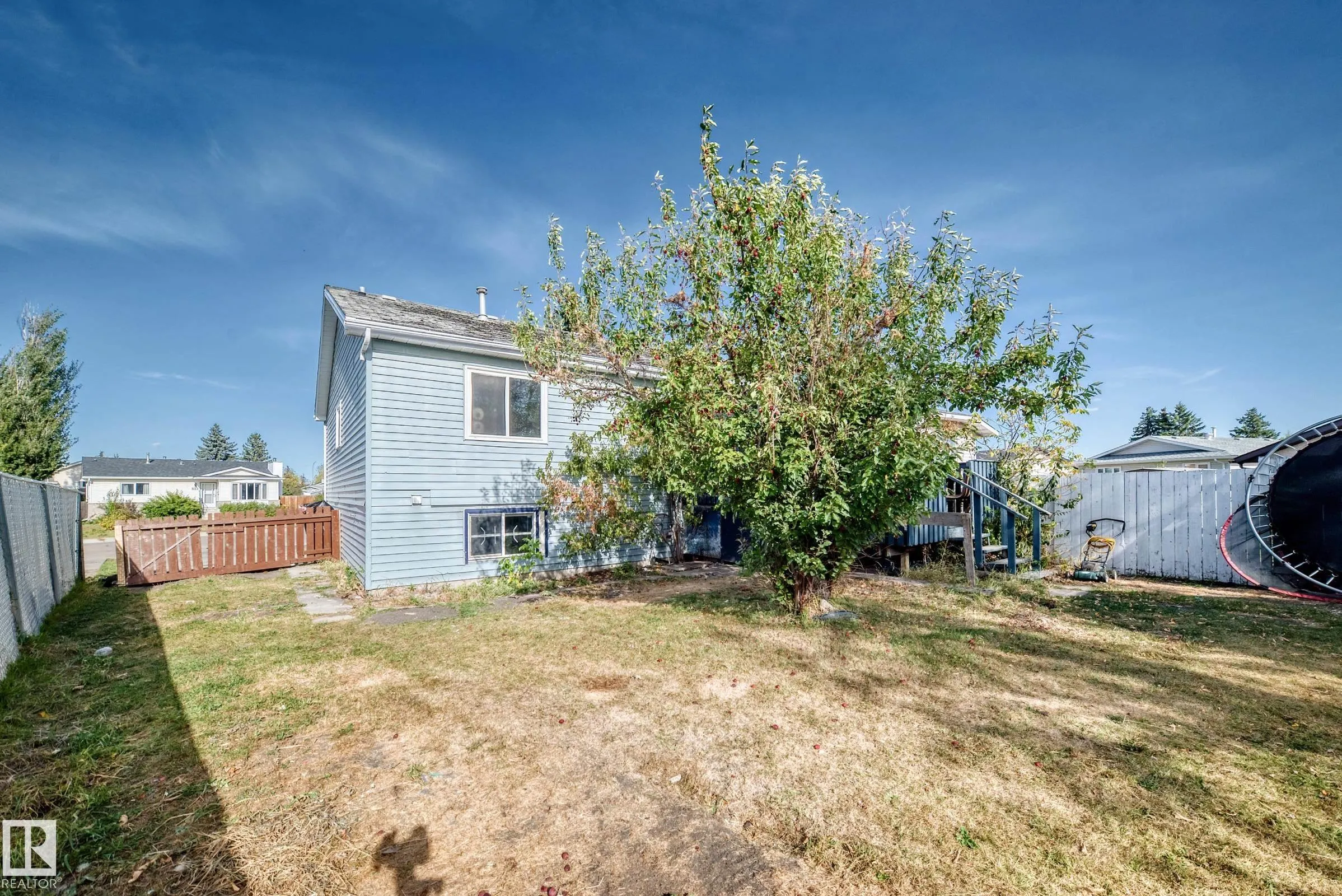 325 Warwick Road