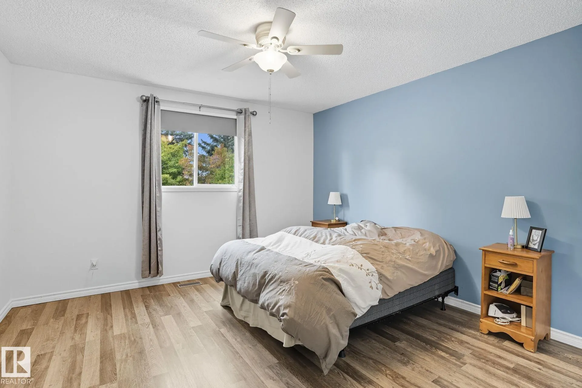 215 RIVER Point(e)