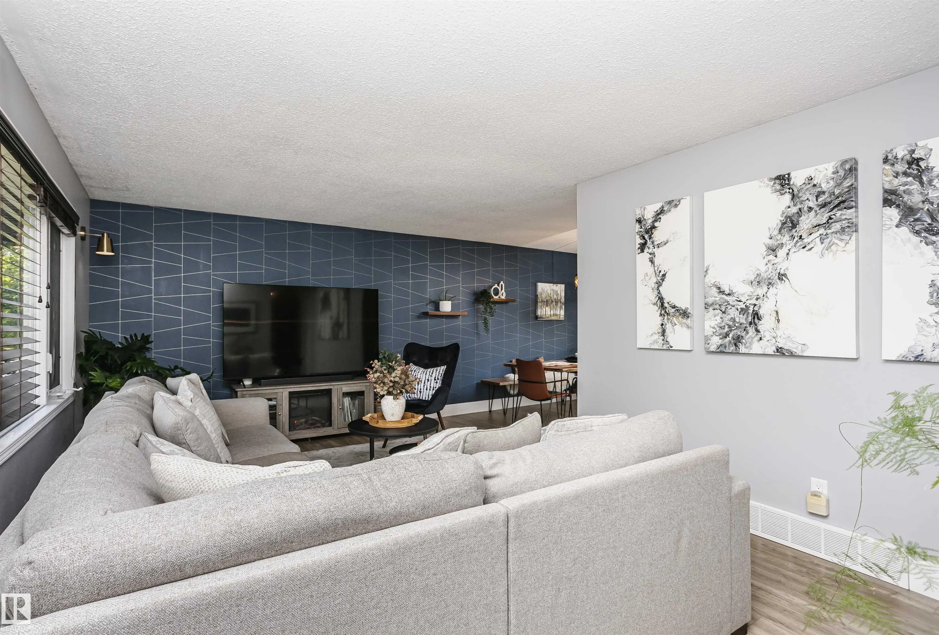 12027 143 Avenue