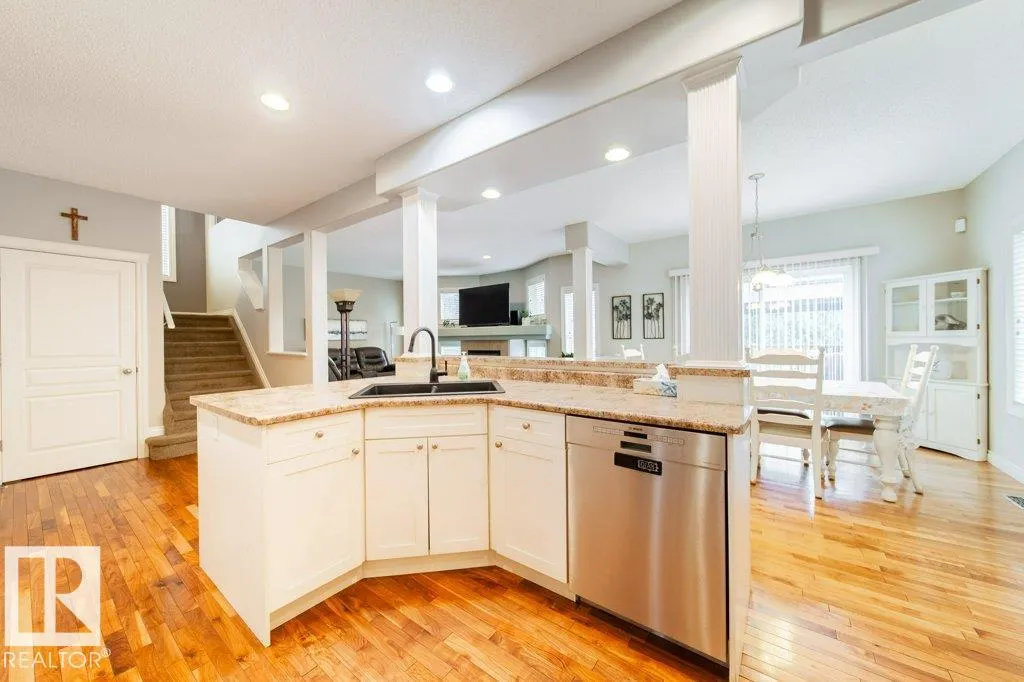 97 CARLYLE Crescent