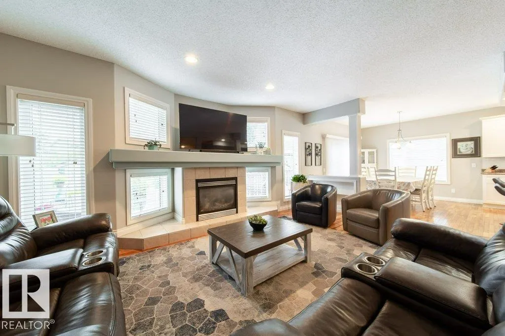 97 CARLYLE Crescent