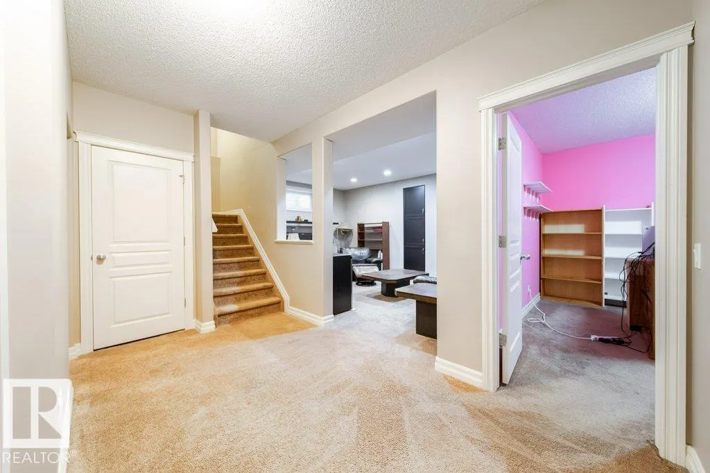 97 CARLYLE Crescent