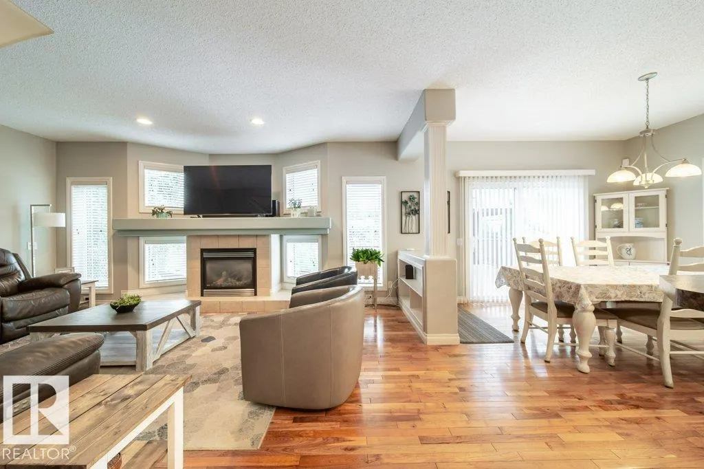 97 CARLYLE Crescent