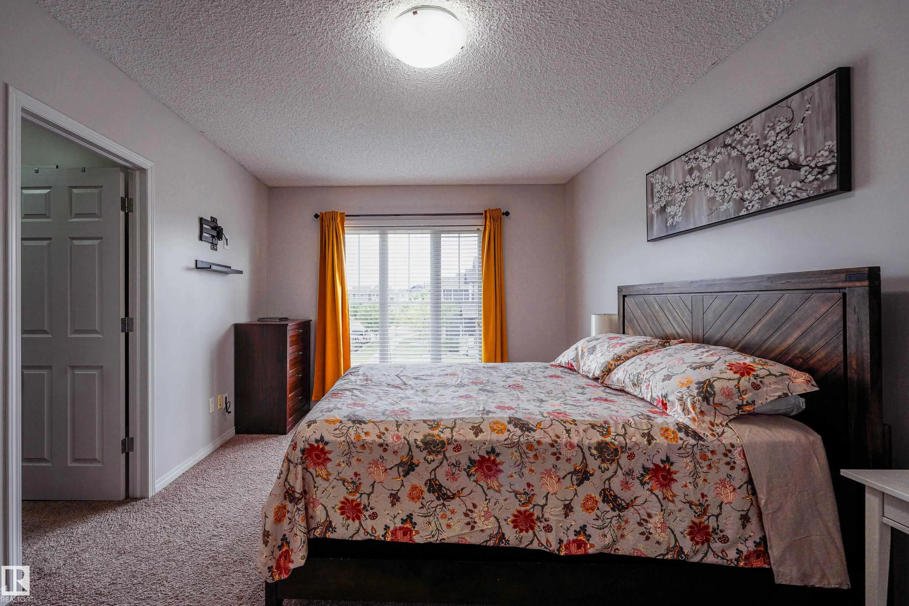 5431 CRABAPPLE Loop