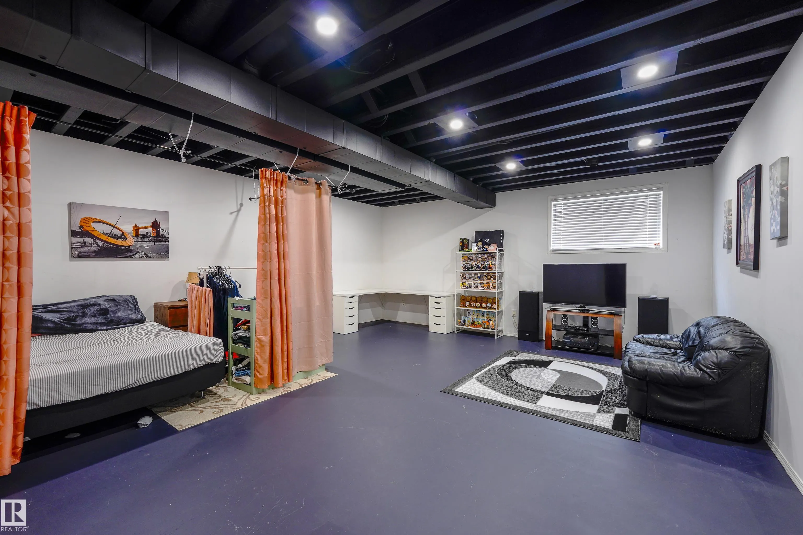 5431 CRABAPPLE Loop