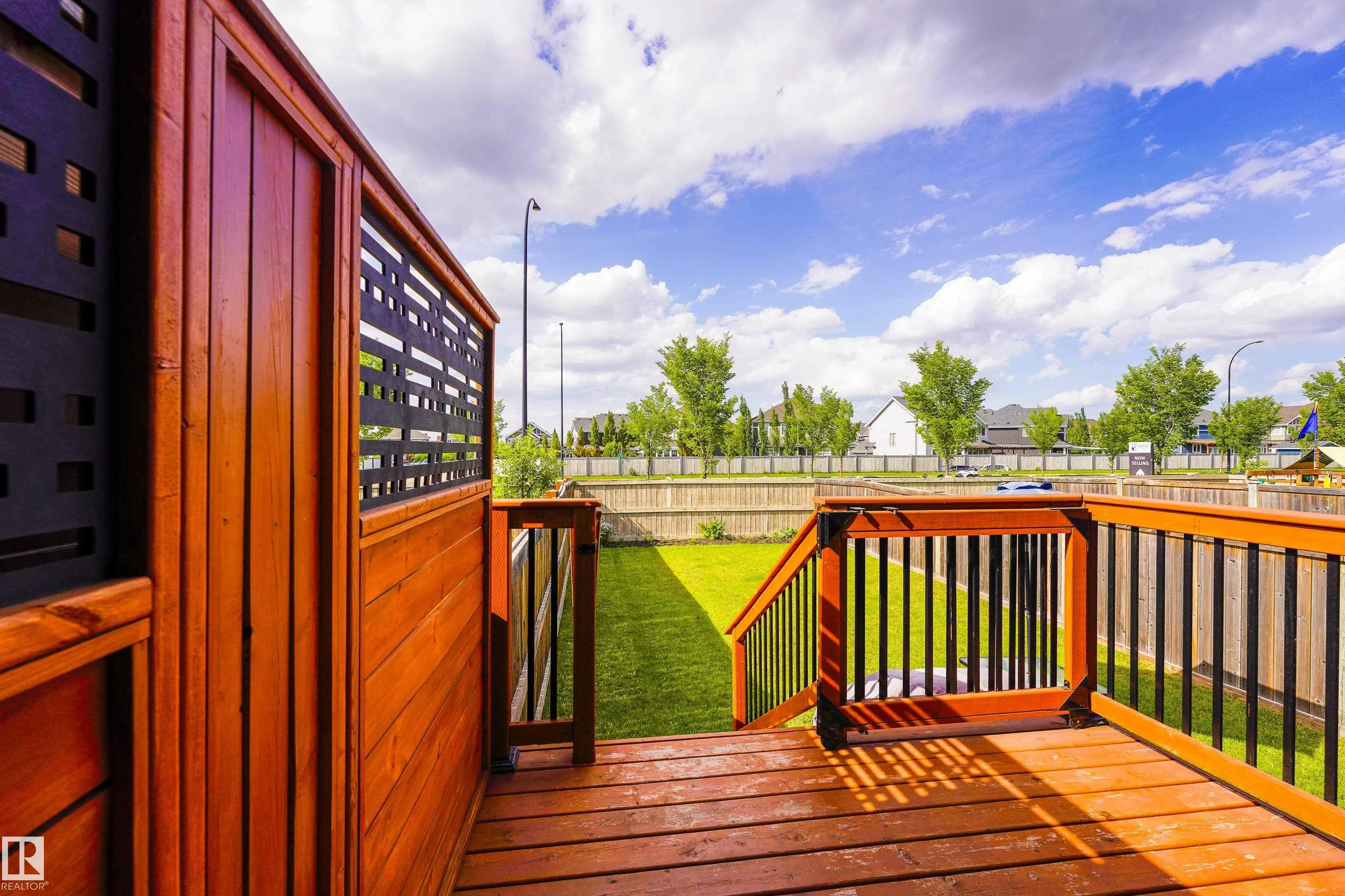 5431 CRABAPPLE Loop
