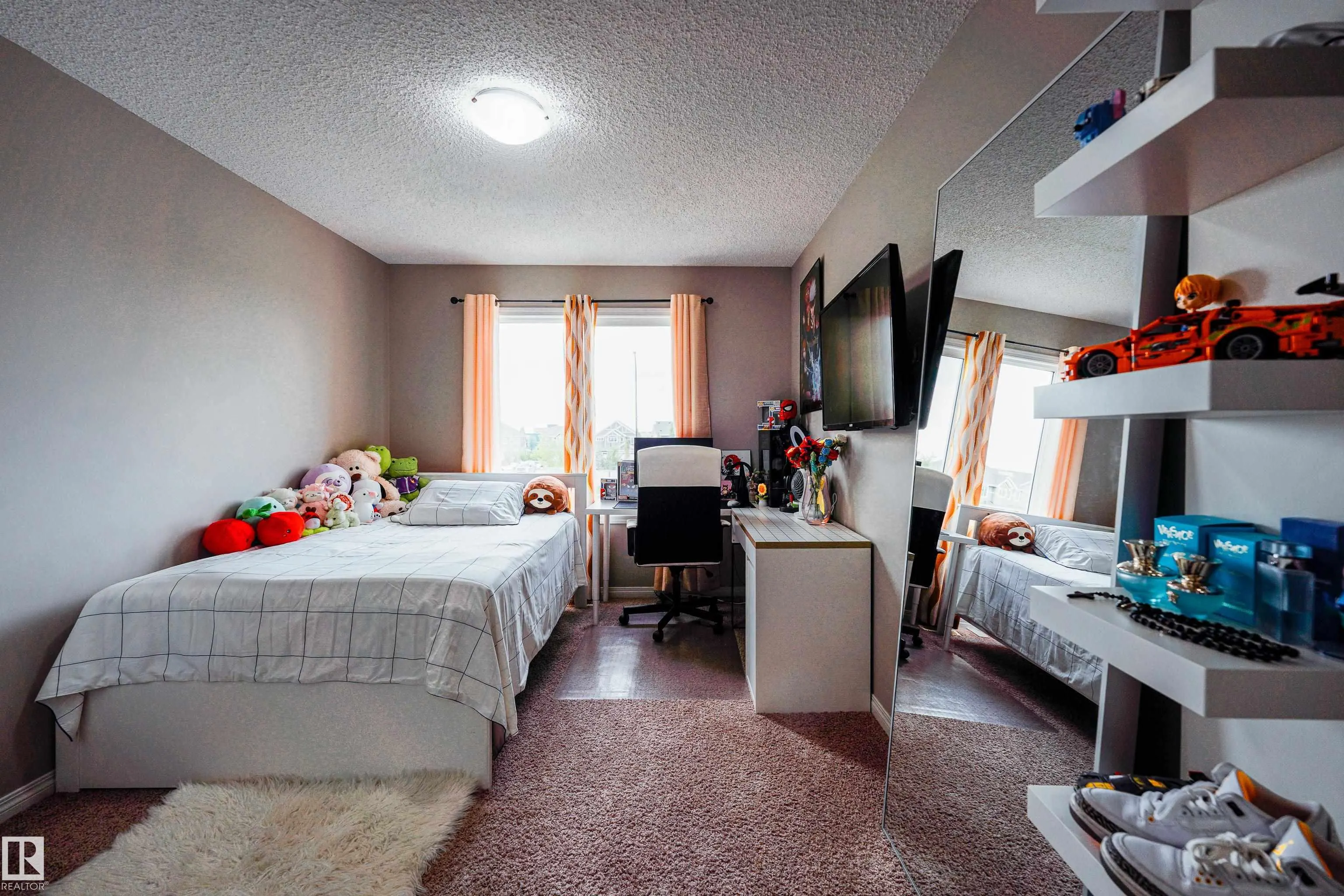 5431 CRABAPPLE Loop