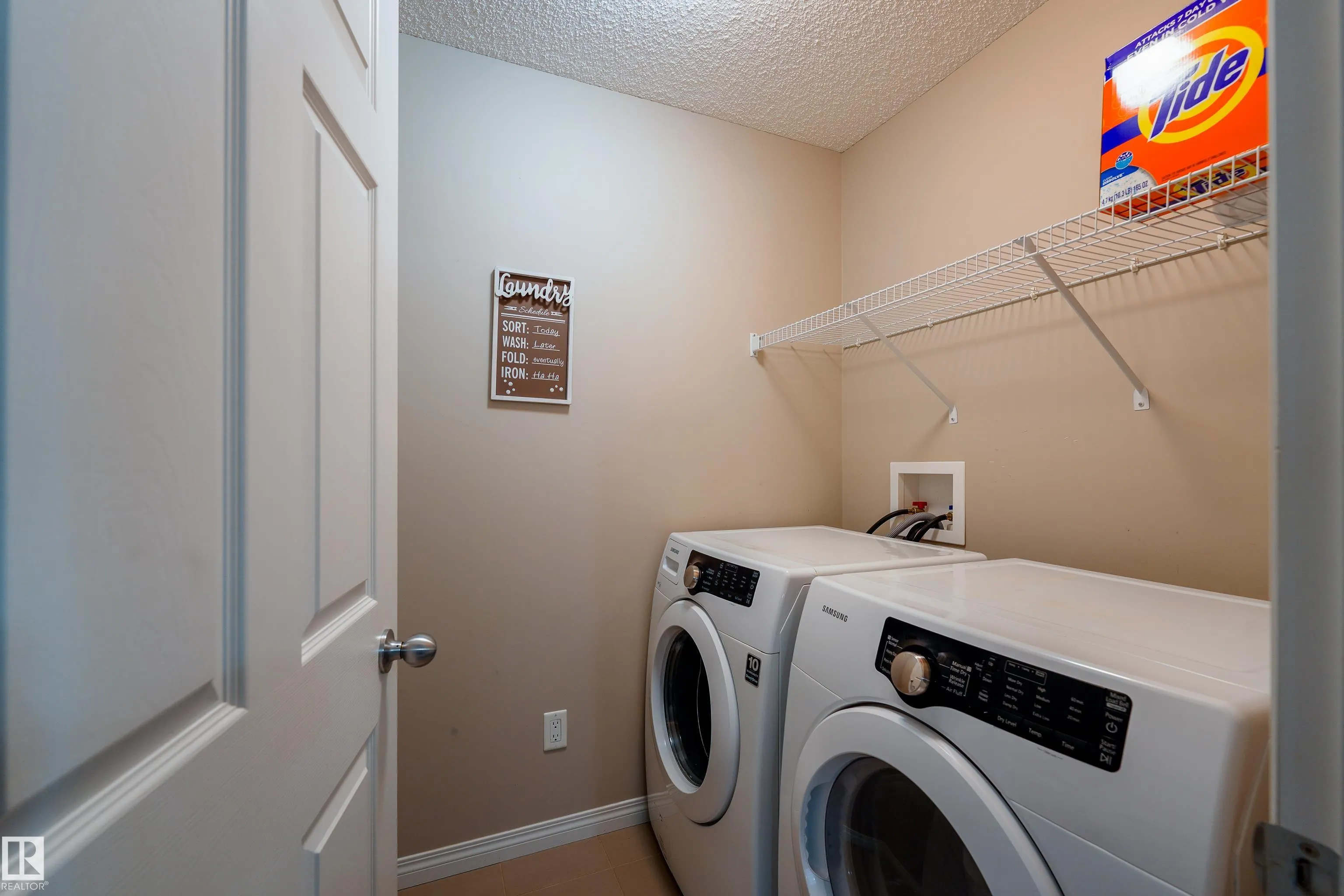 5431 CRABAPPLE Loop