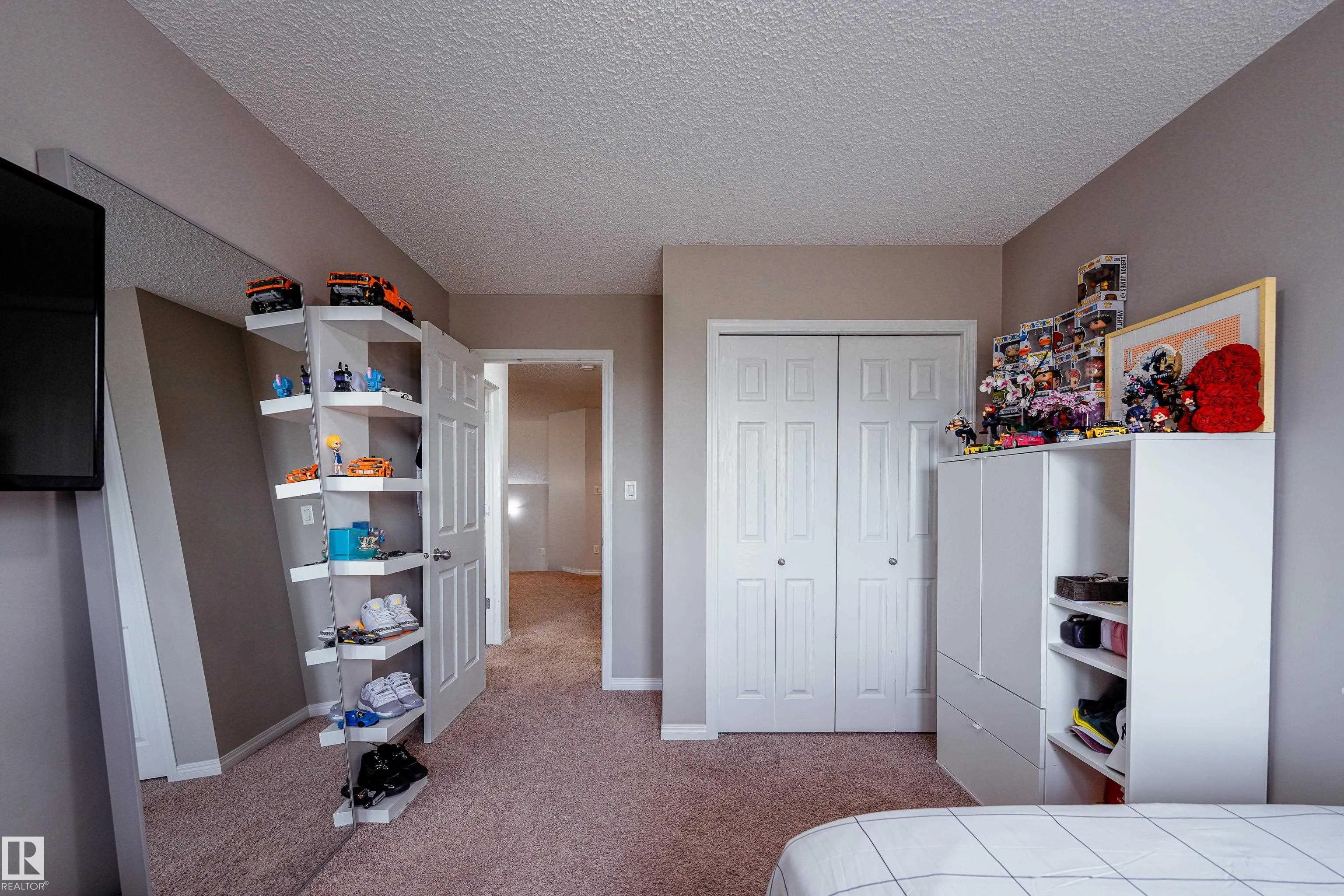 5431 CRABAPPLE Loop