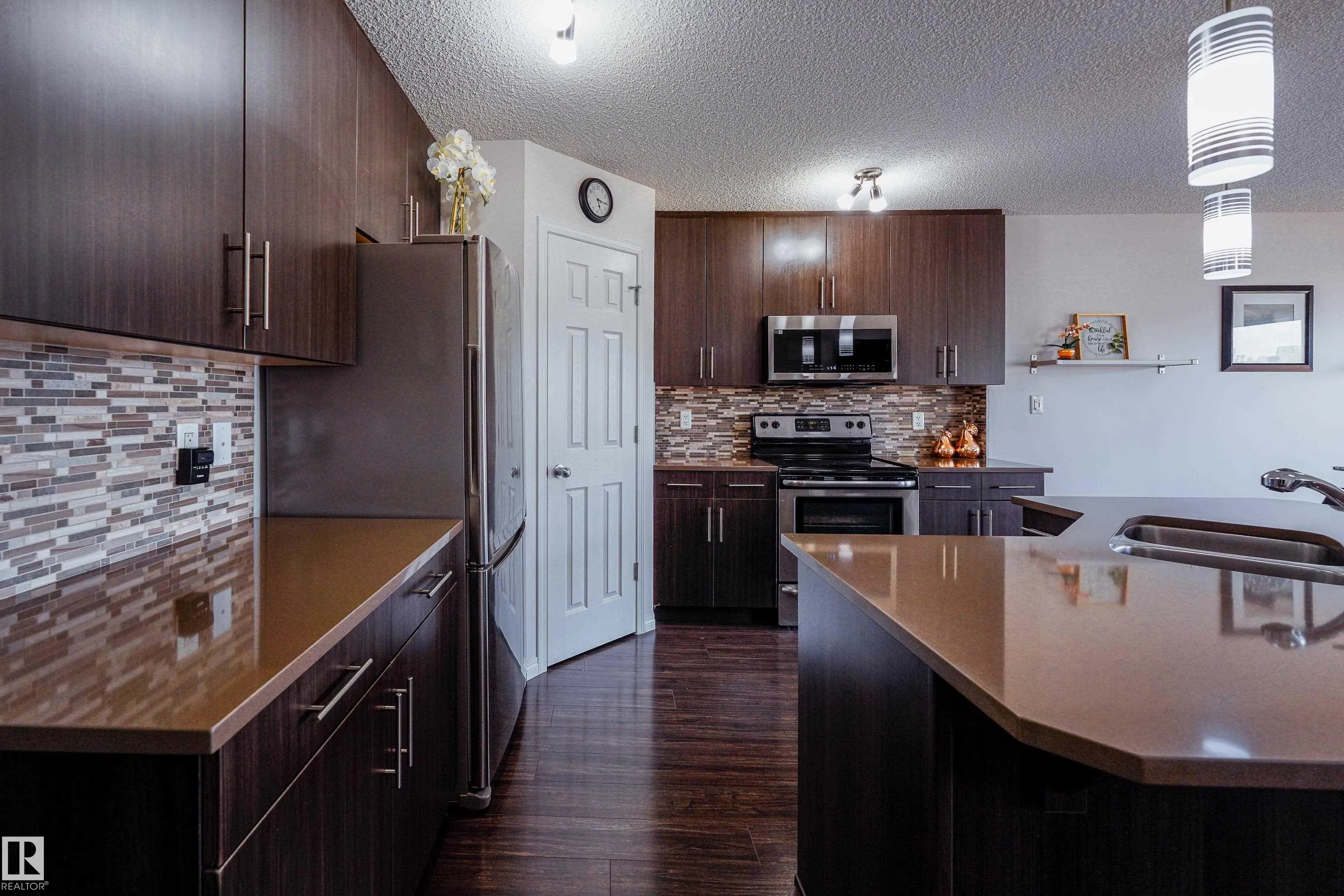 5431 CRABAPPLE Loop