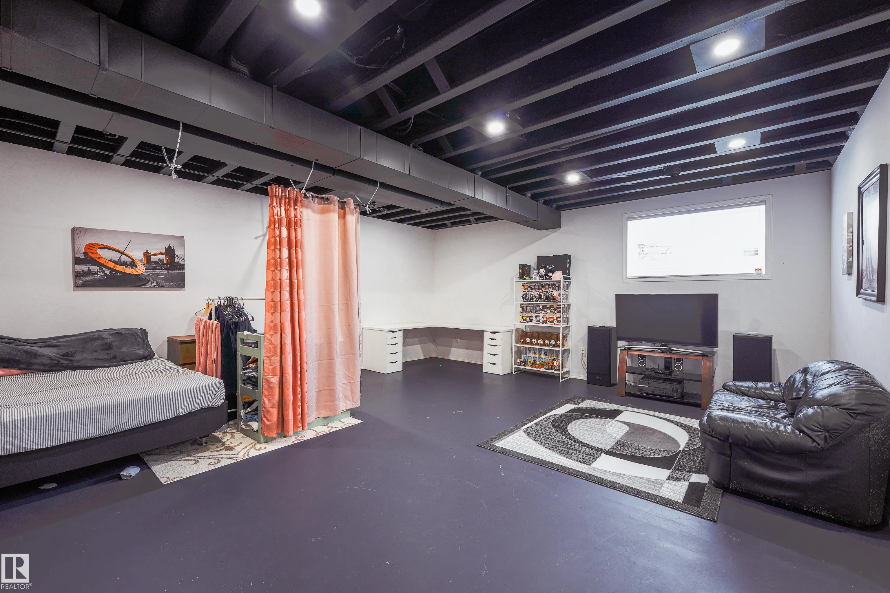 5431 CRABAPPLE Loop