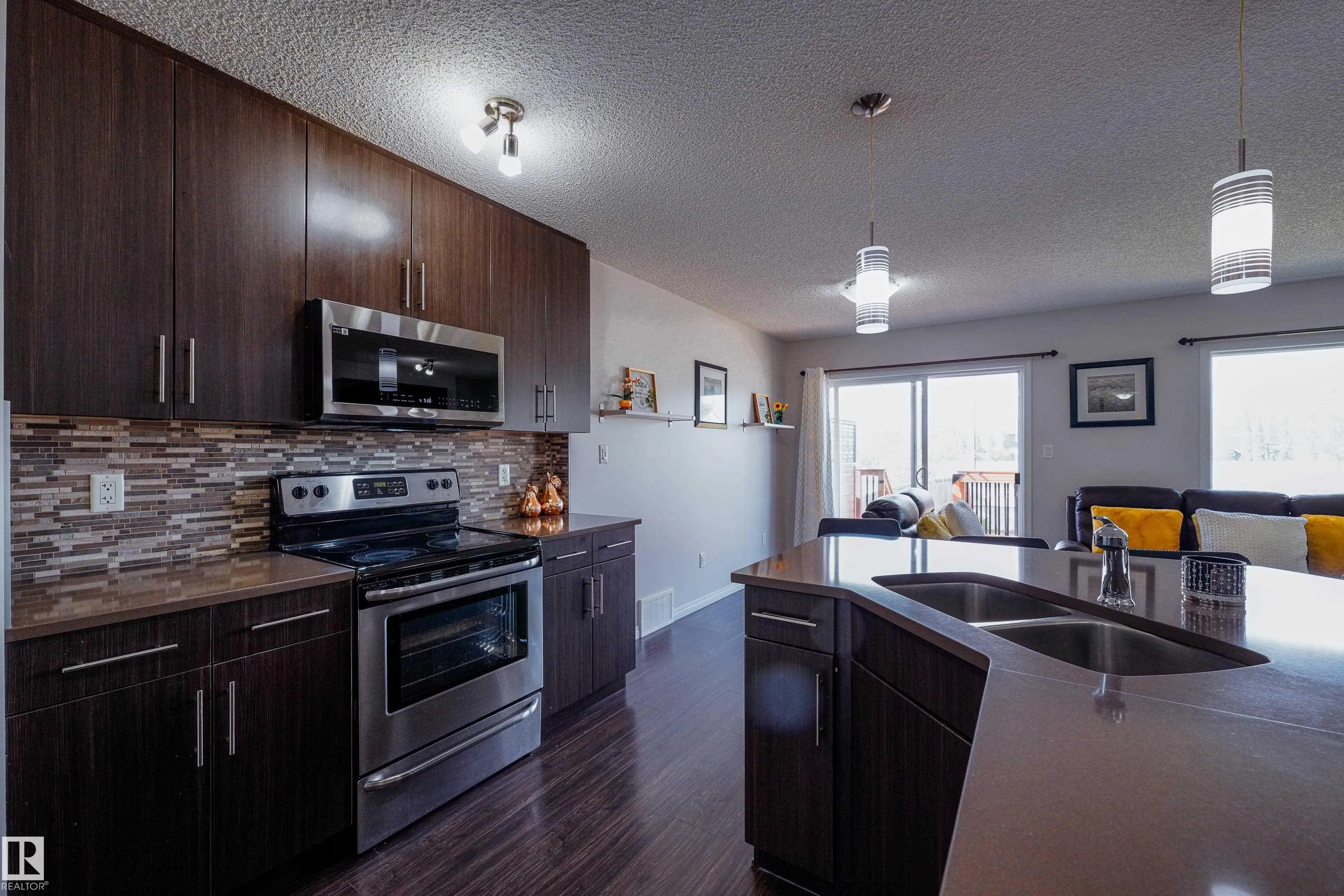 5431 CRABAPPLE Loop