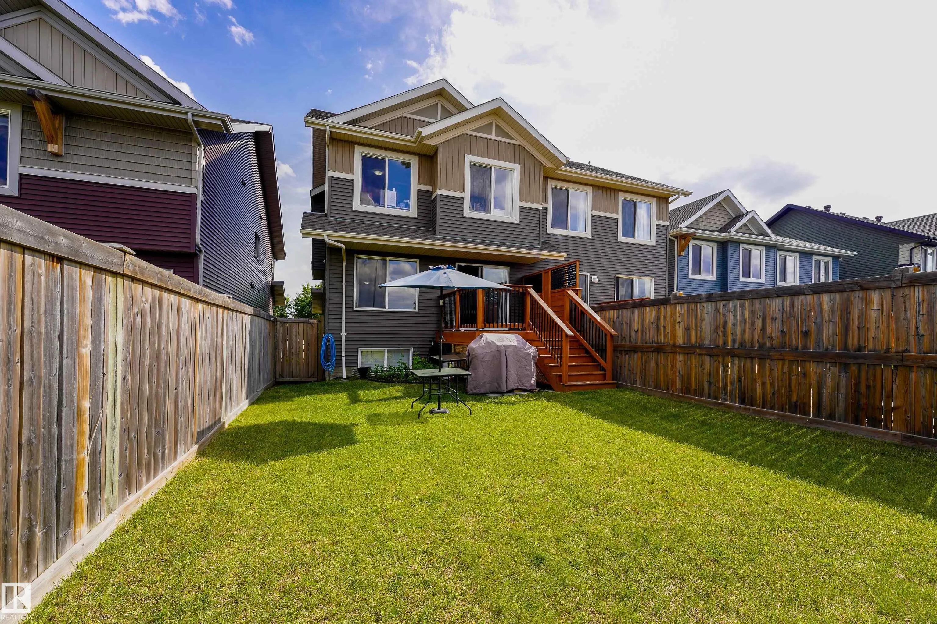 5431 CRABAPPLE Loop