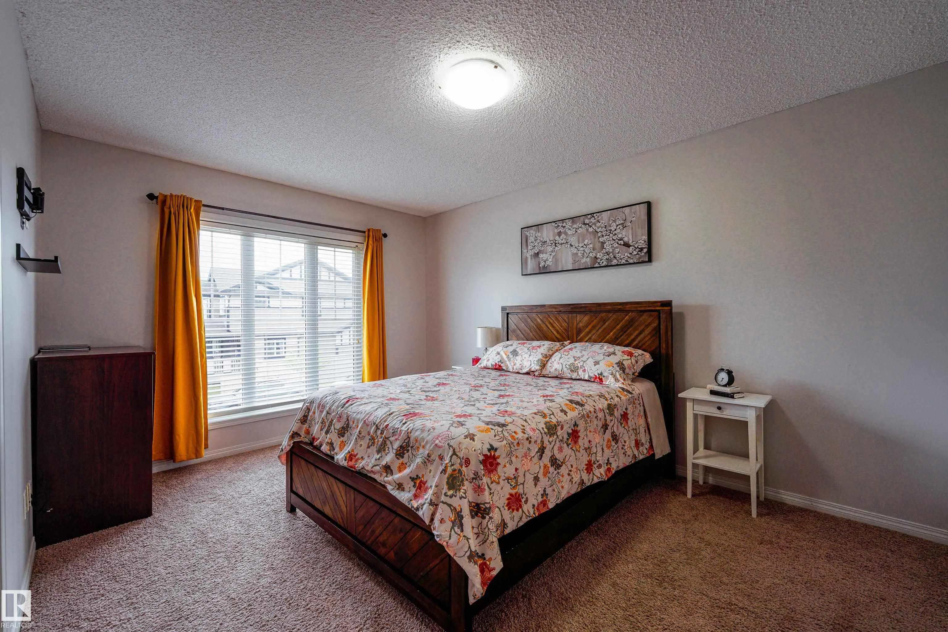 5431 CRABAPPLE Loop