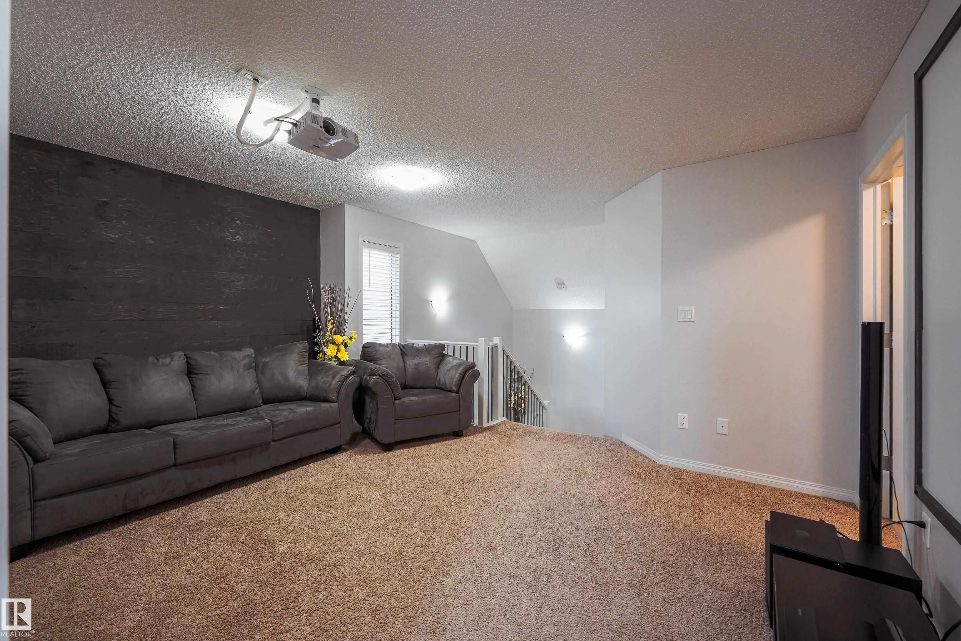 5431 CRABAPPLE Loop