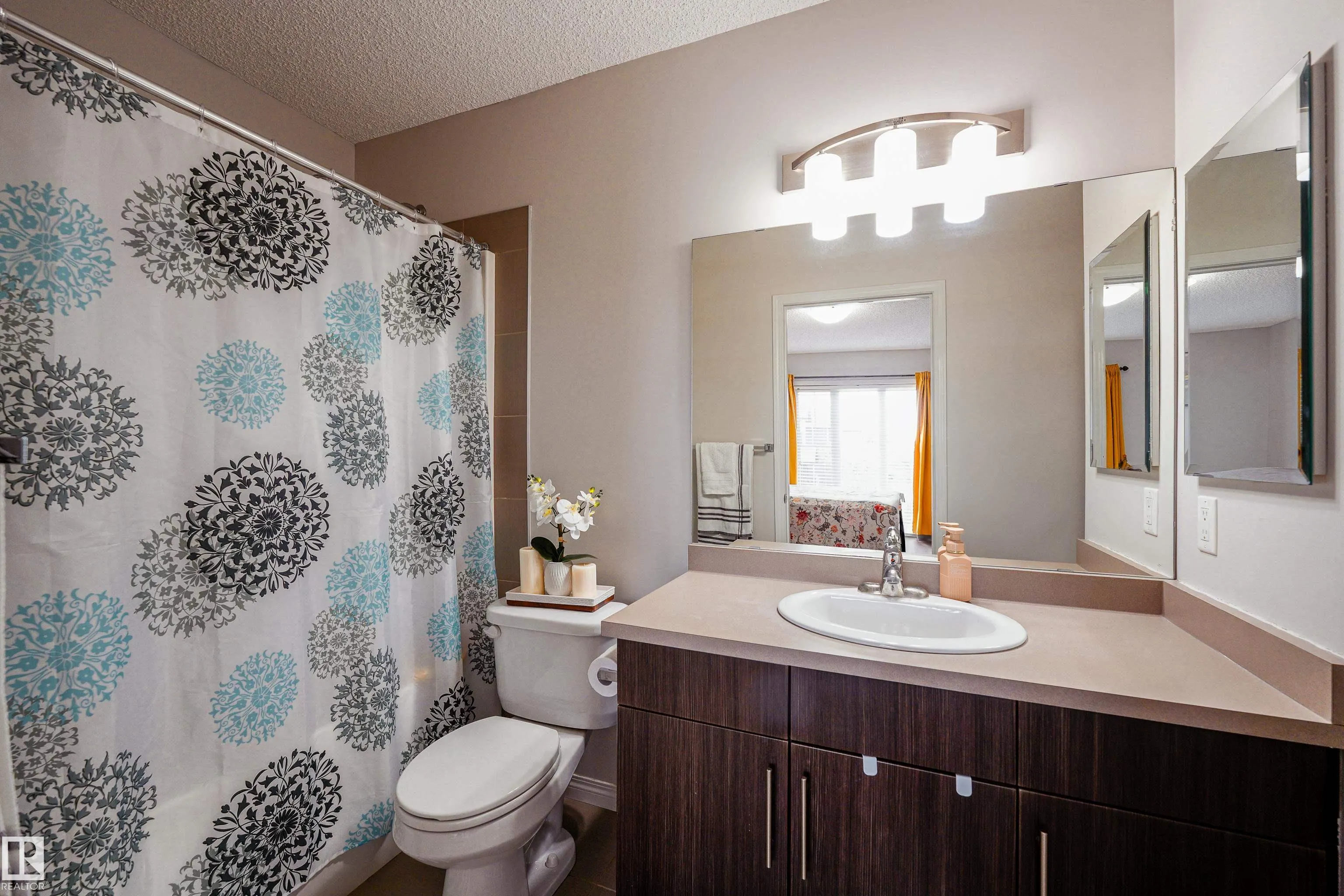 5431 CRABAPPLE Loop