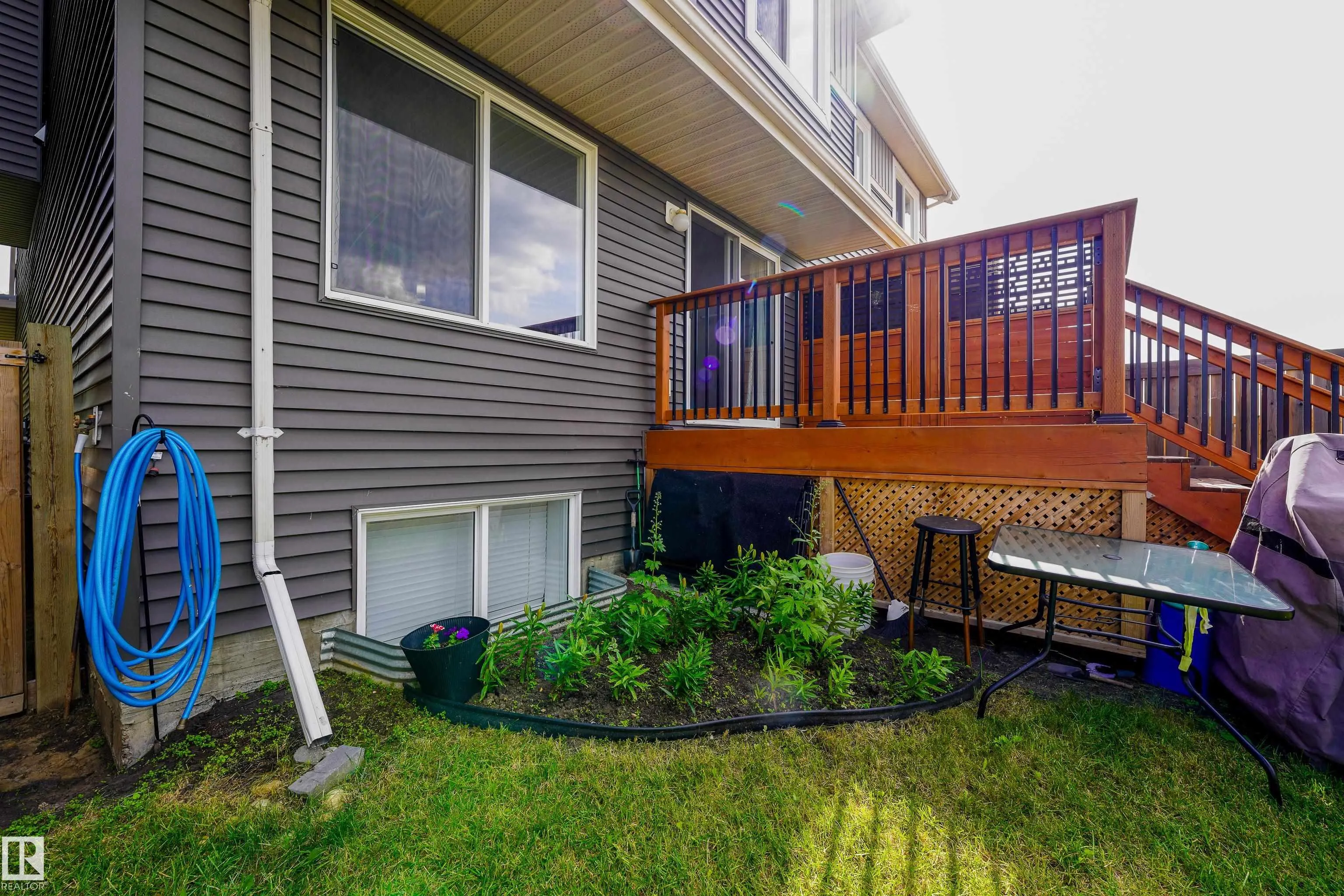 5431 CRABAPPLE Loop