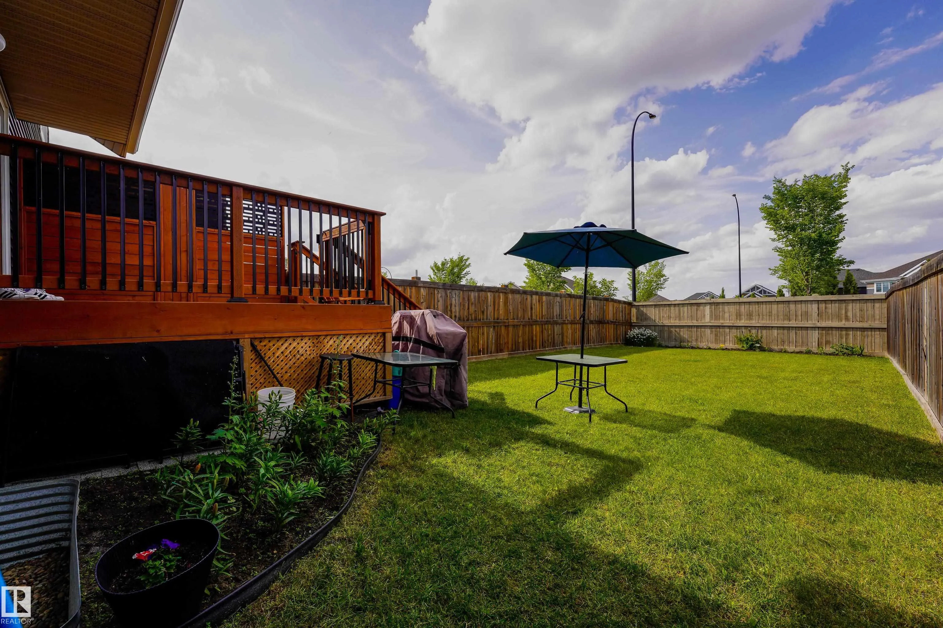5431 CRABAPPLE Loop