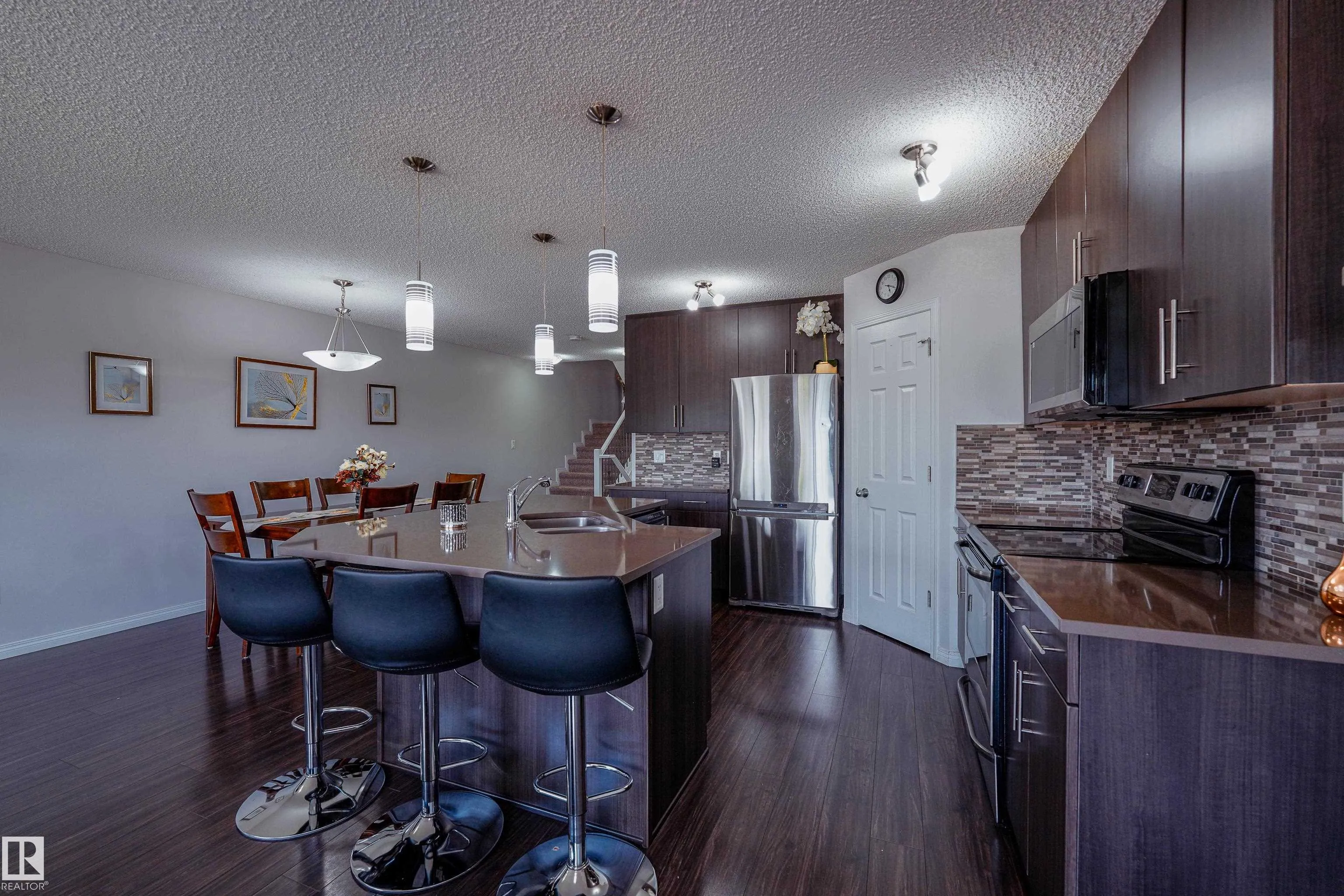 5431 CRABAPPLE Loop