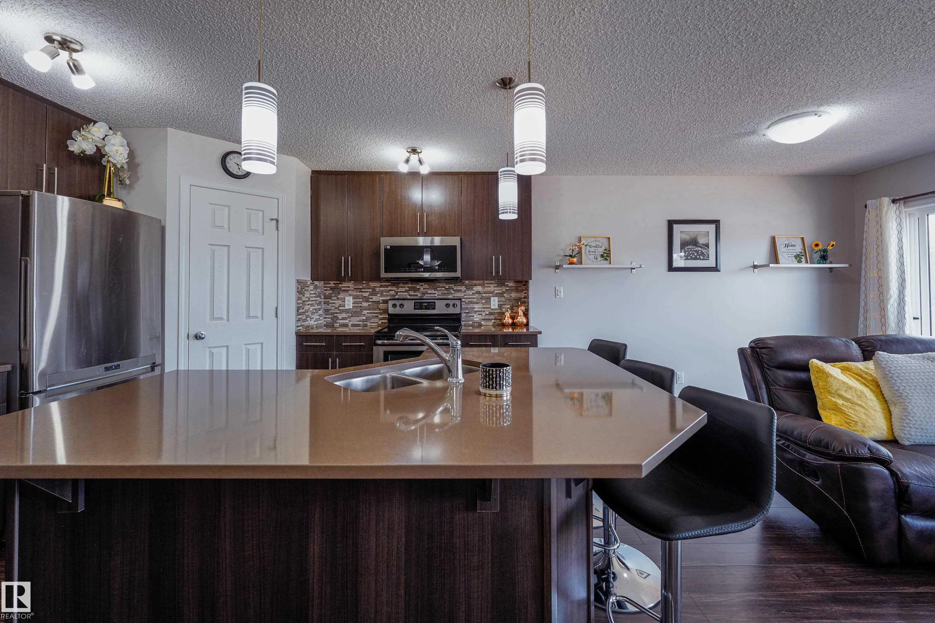 5431 CRABAPPLE Loop