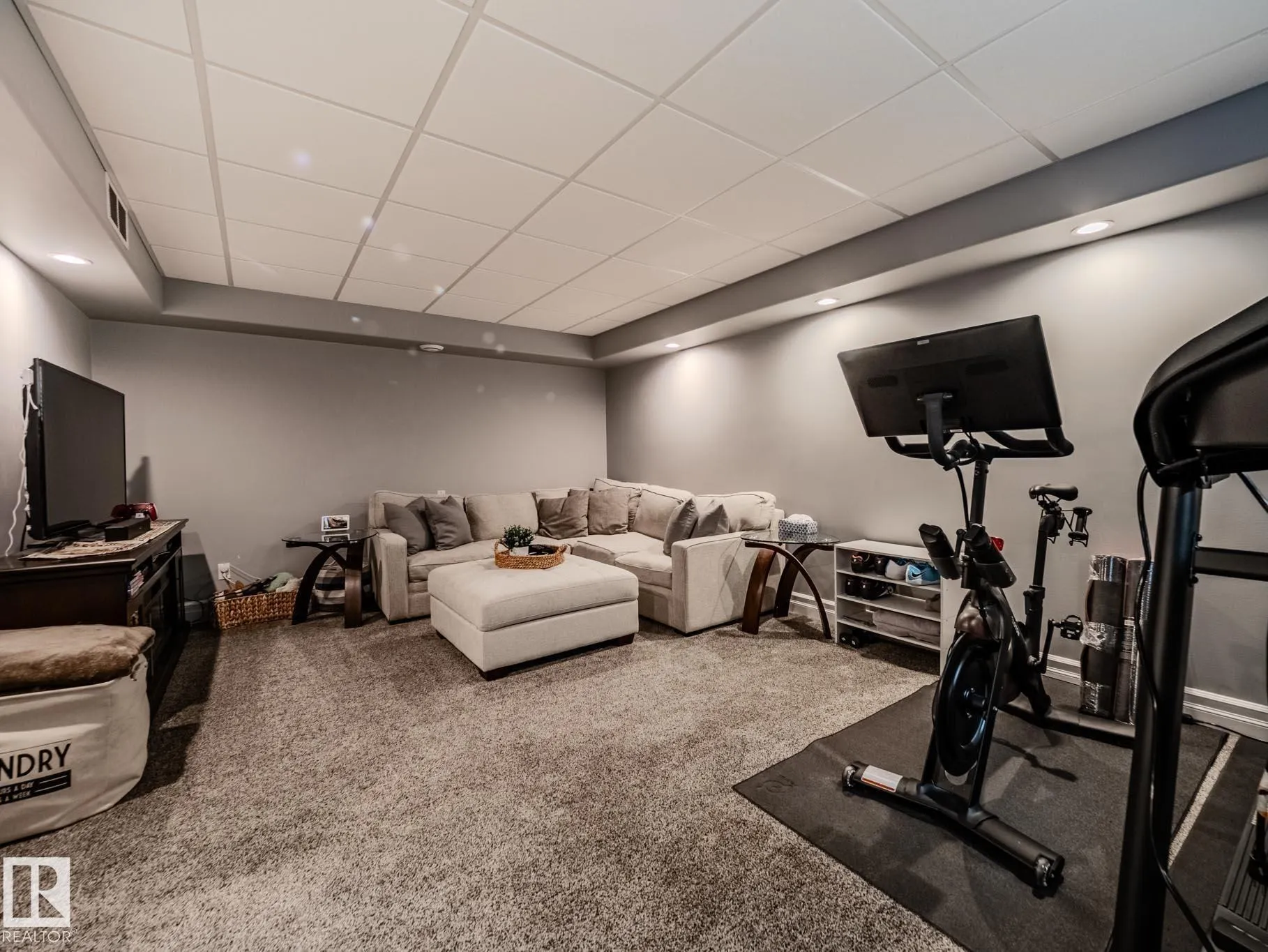 2317 CASSELMAN Crescent
