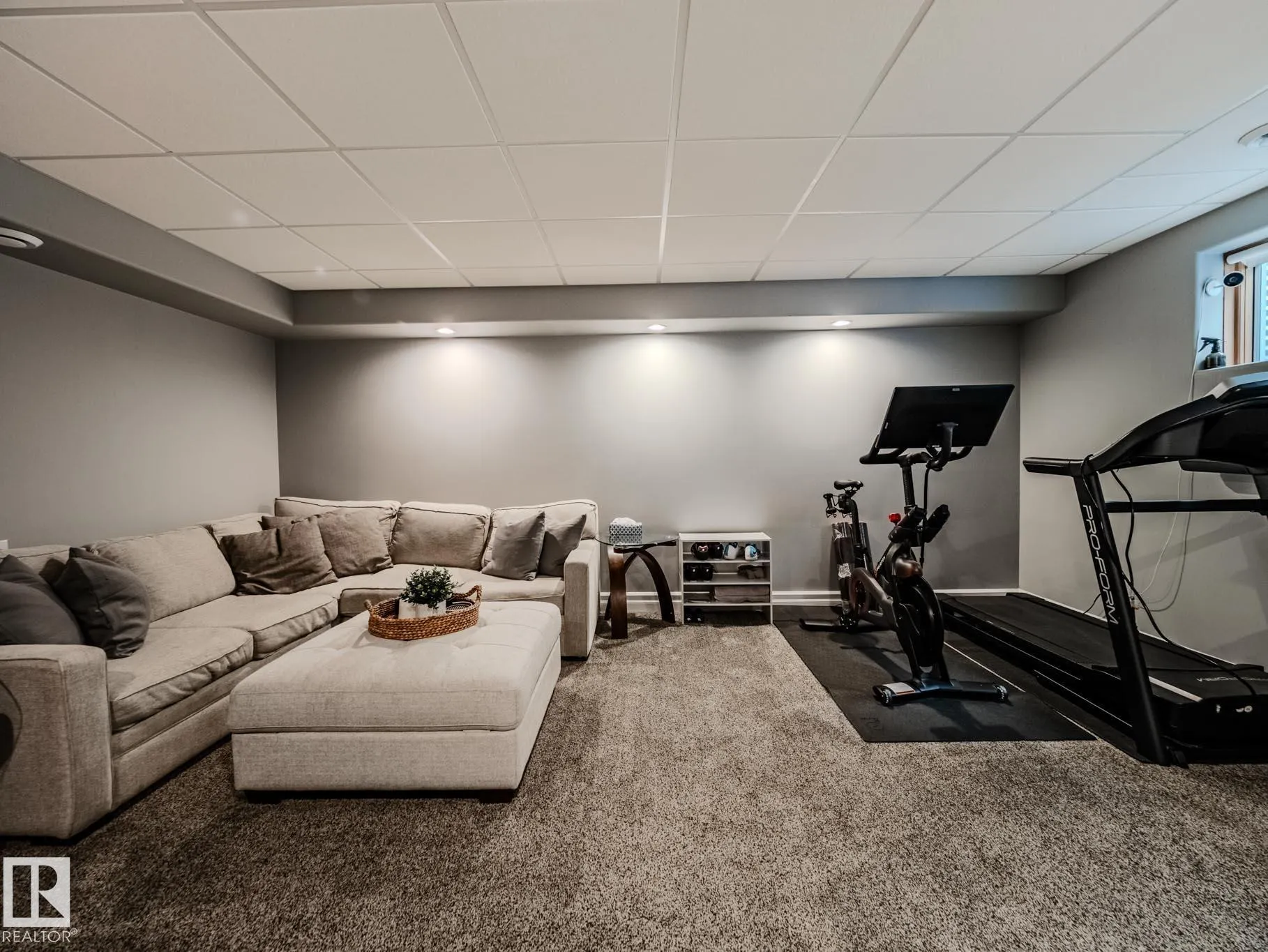 2317 CASSELMAN Crescent